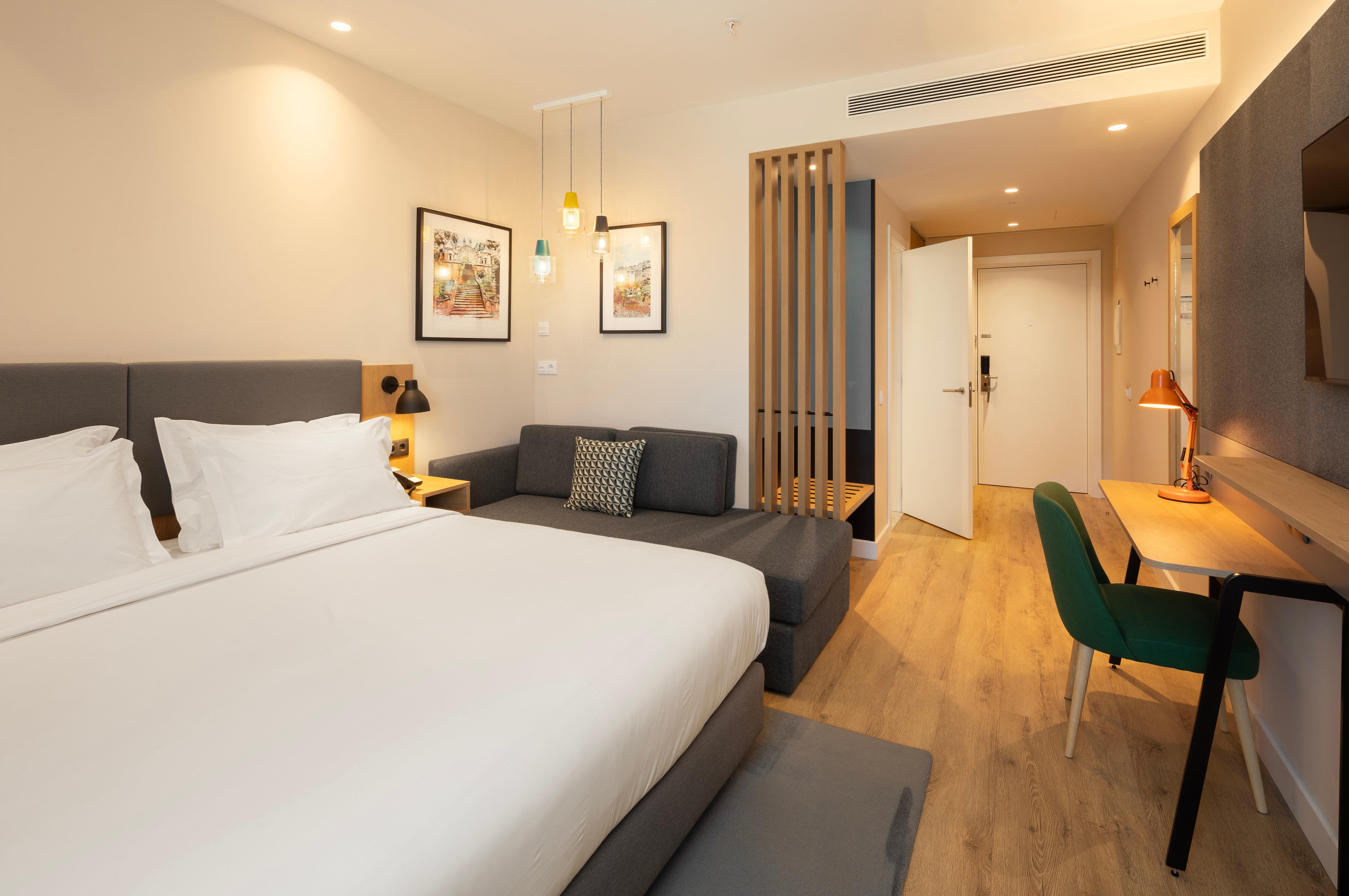 Double Premium with Views