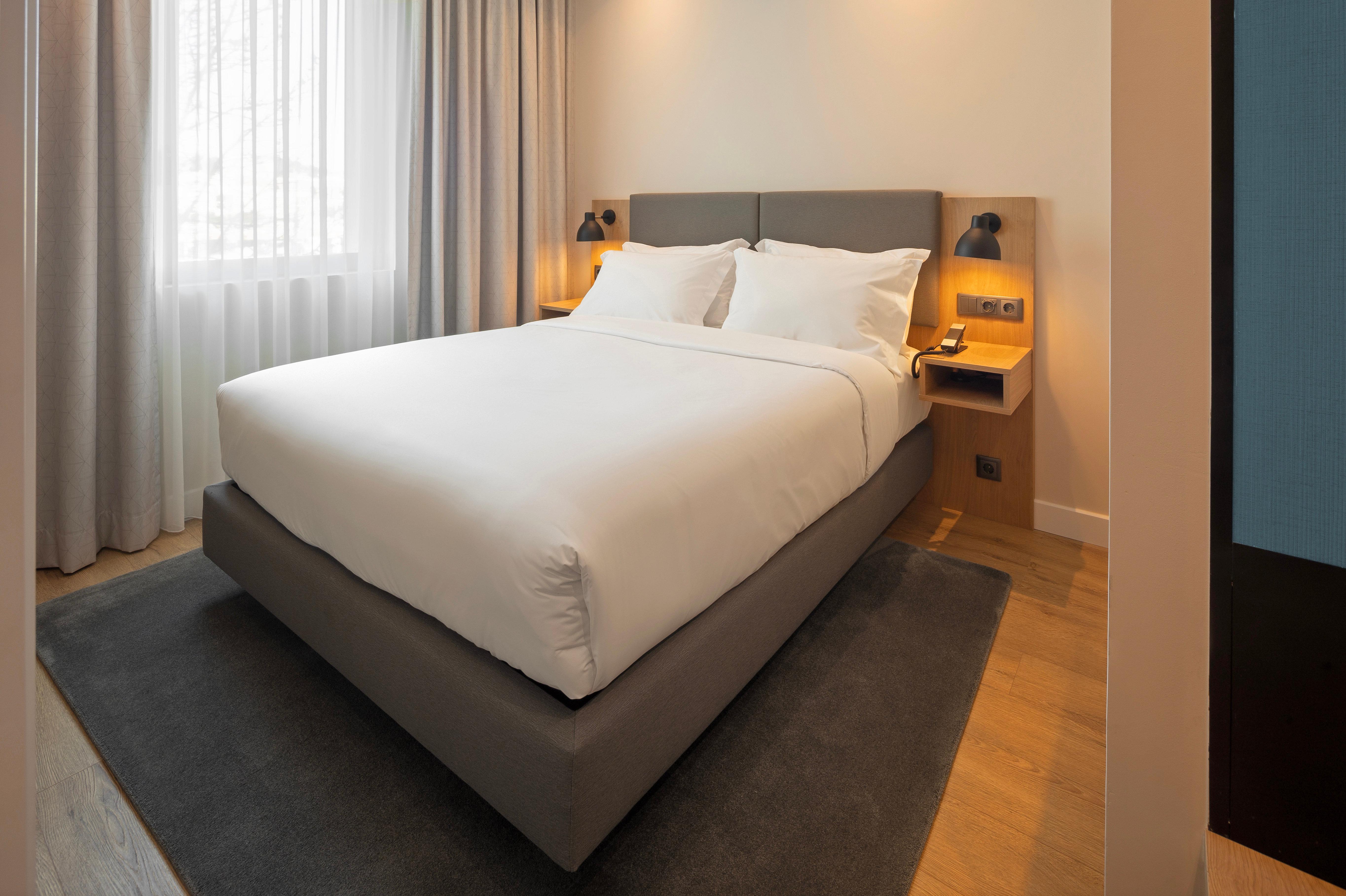 Double Queen Size Bed