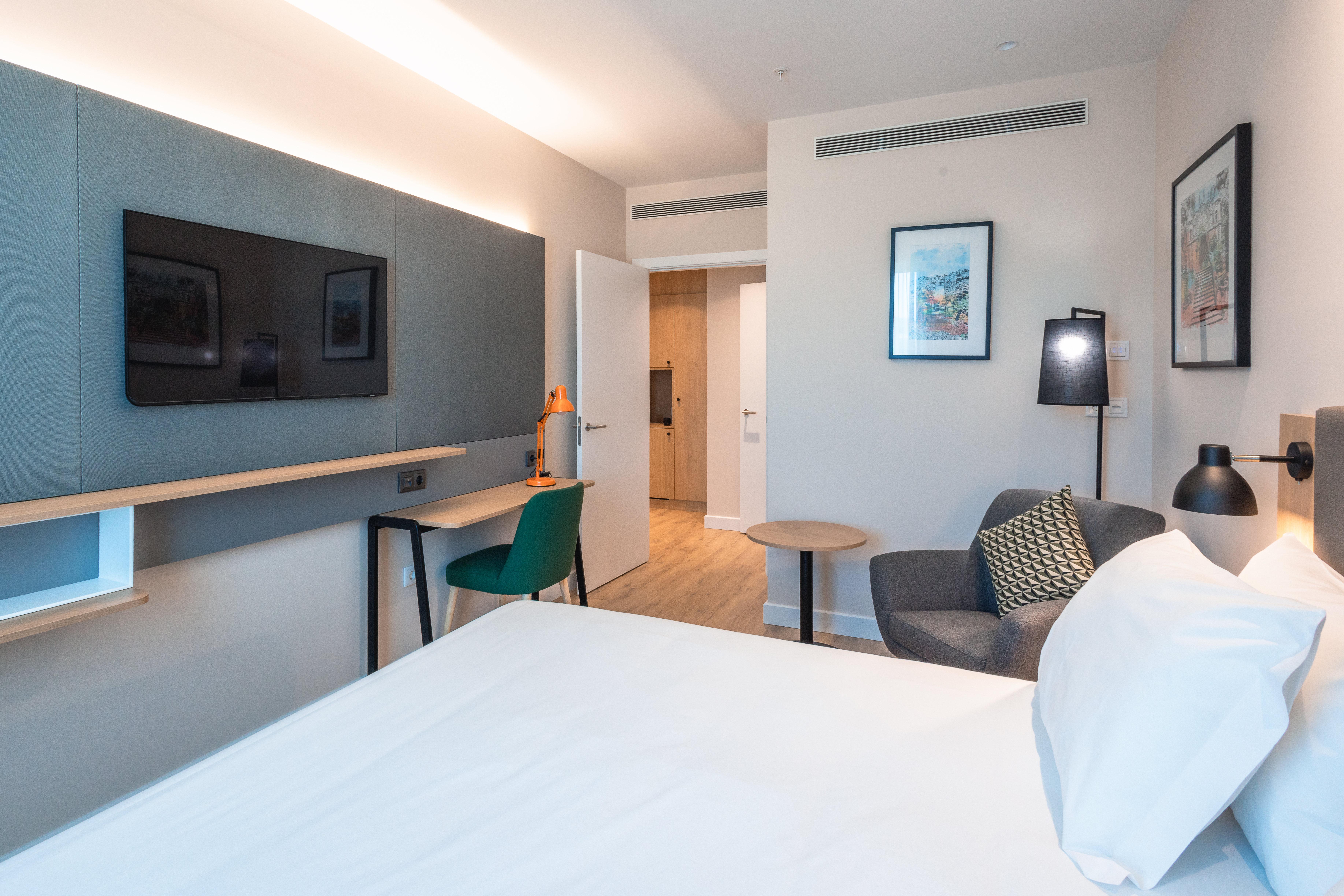 Double or Twin Standard