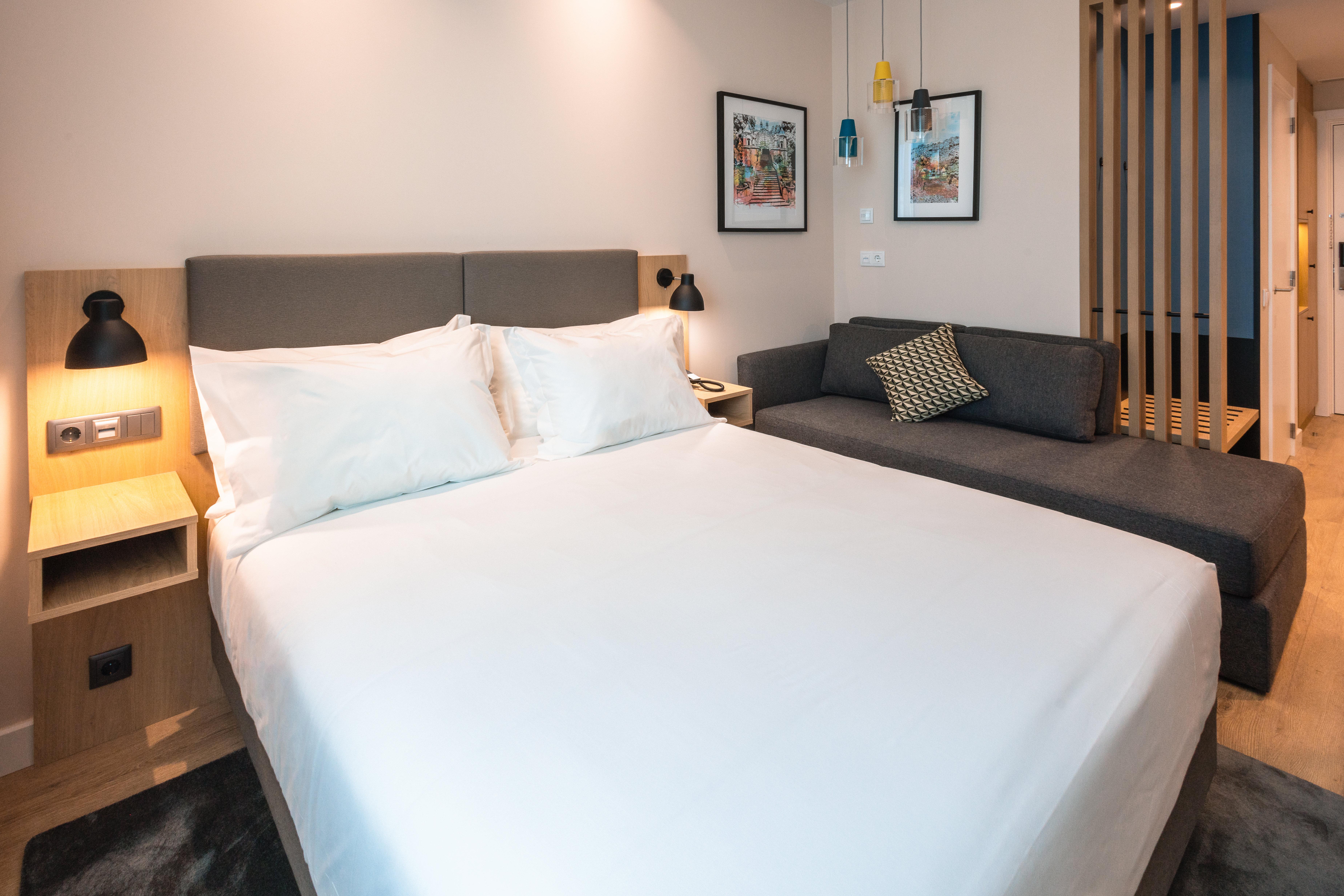 Double Premium Queen Bed