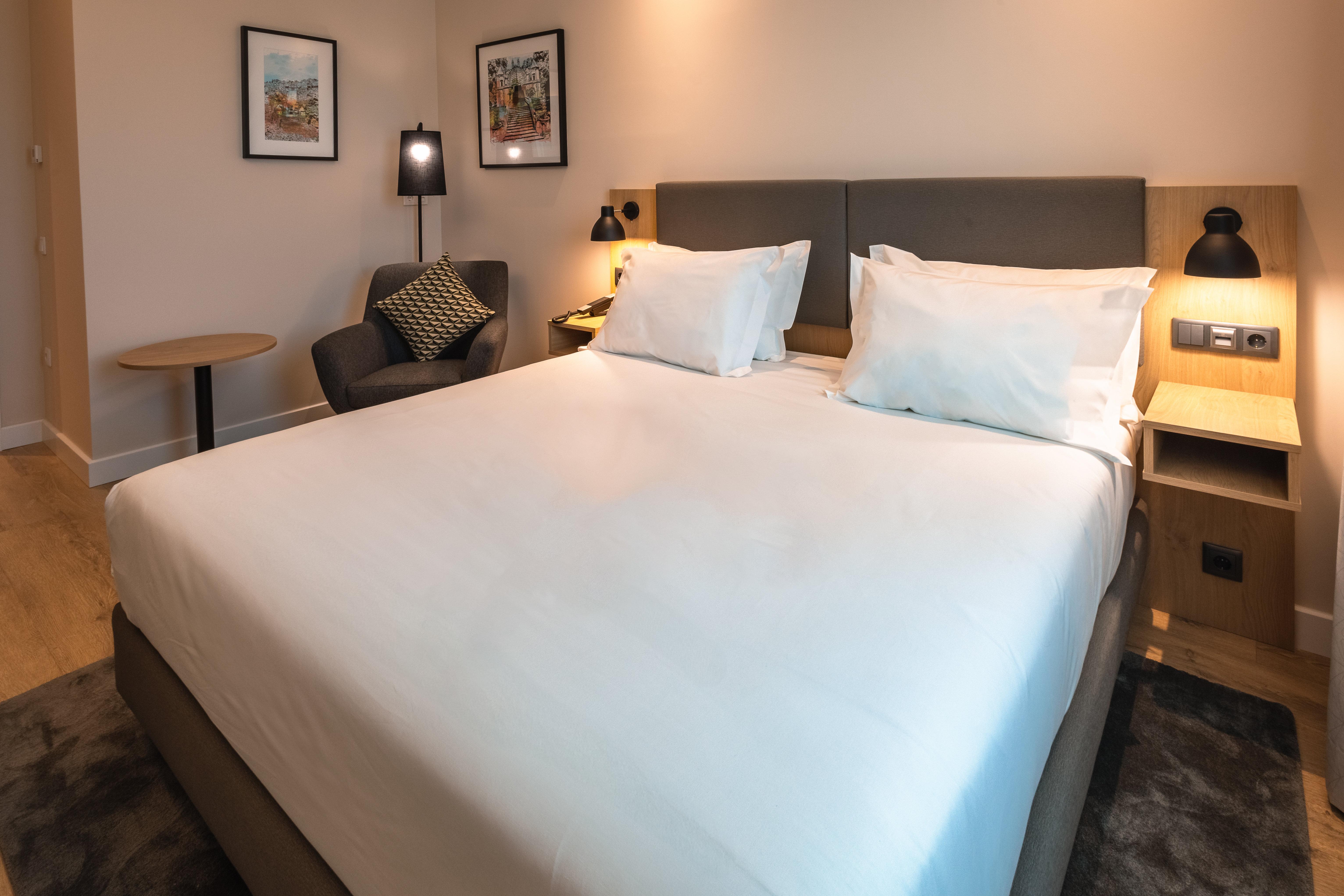 Double Queen Size Bed