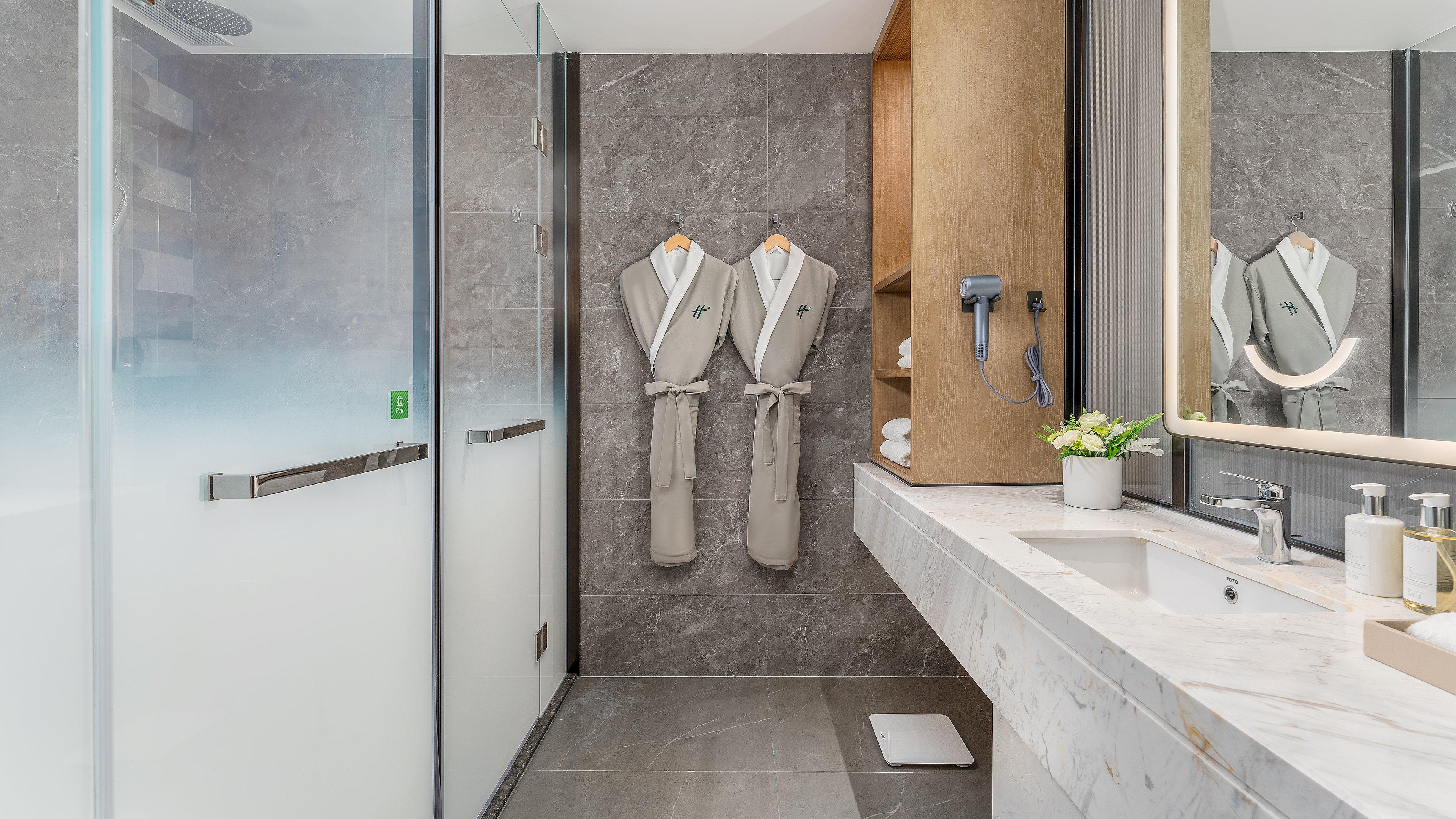 Quadruple Two Double Beds