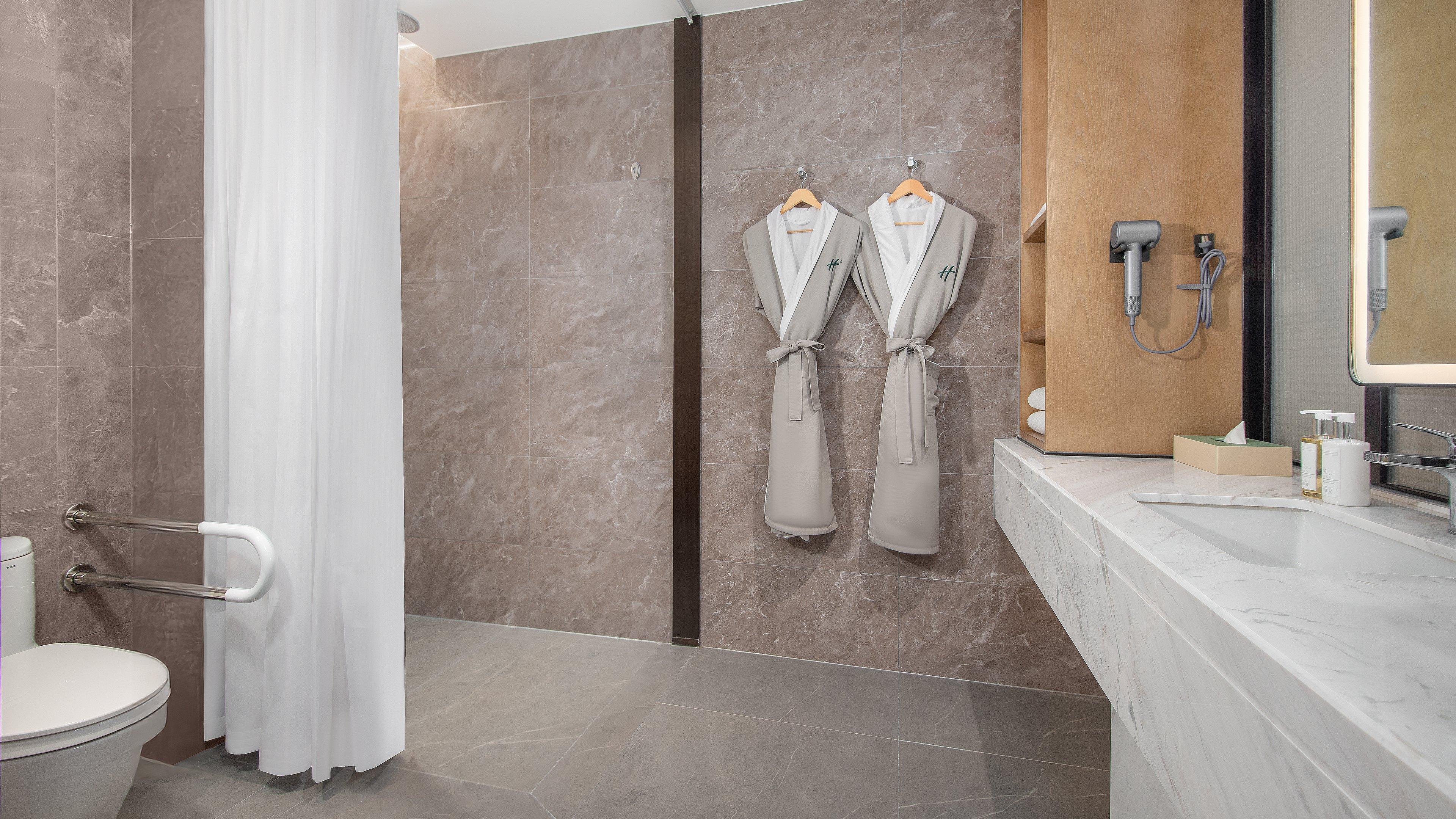 Double Accessible King Size Bed