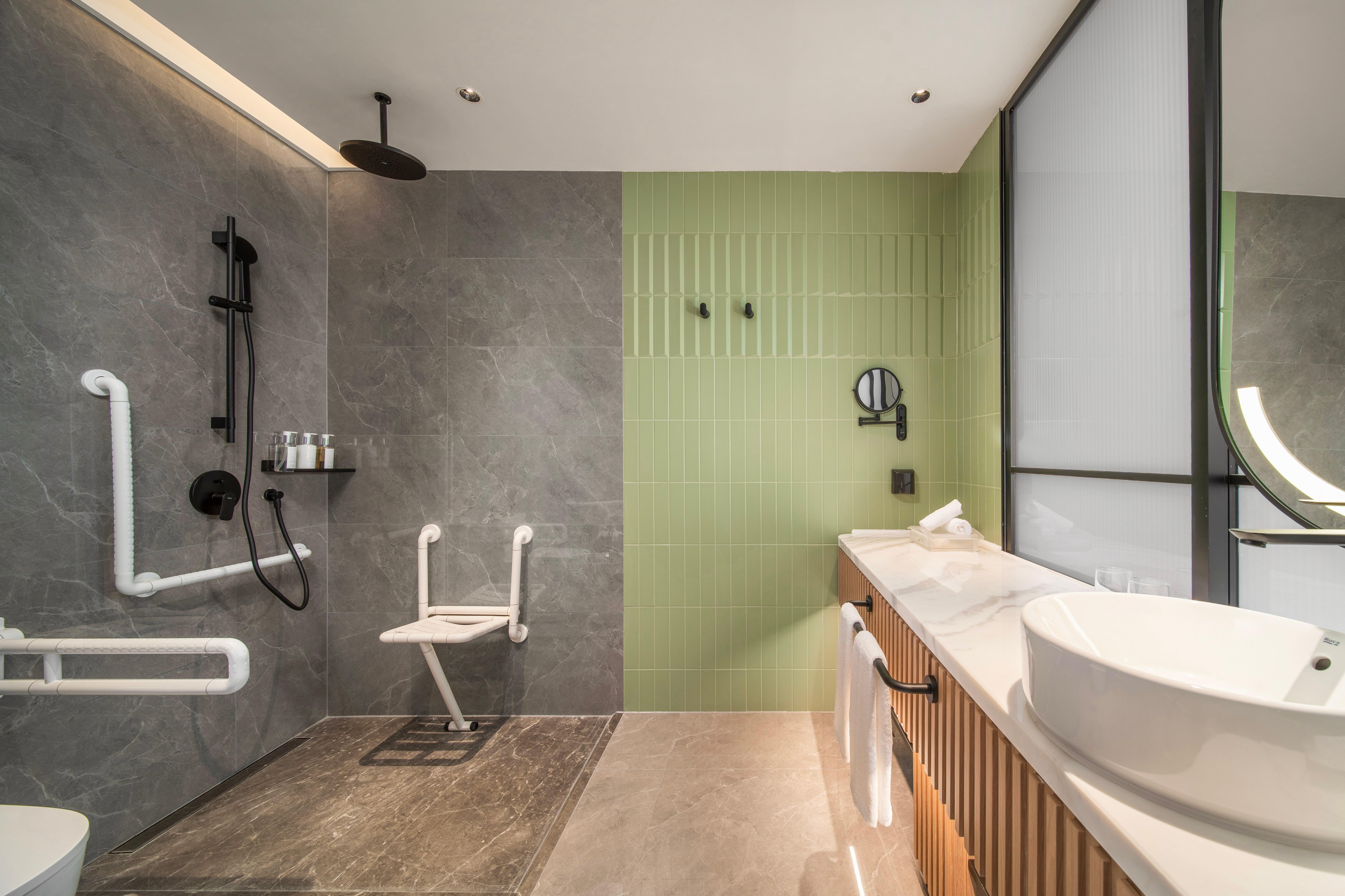 Double Accessible King Size Bed