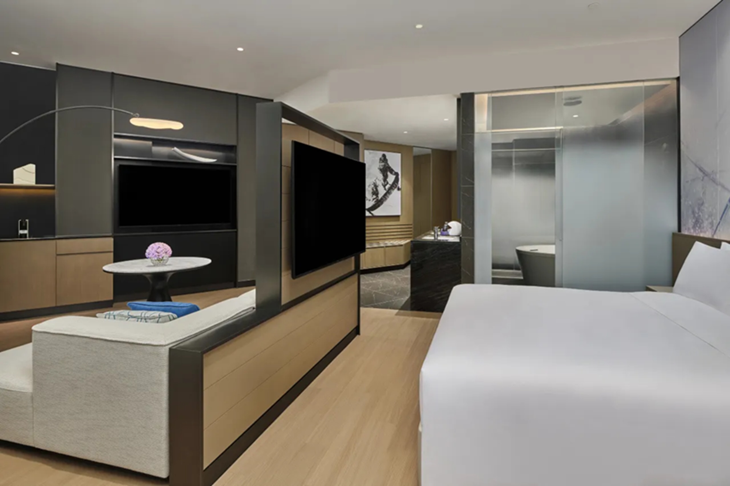 Junior Suite King Size Bed