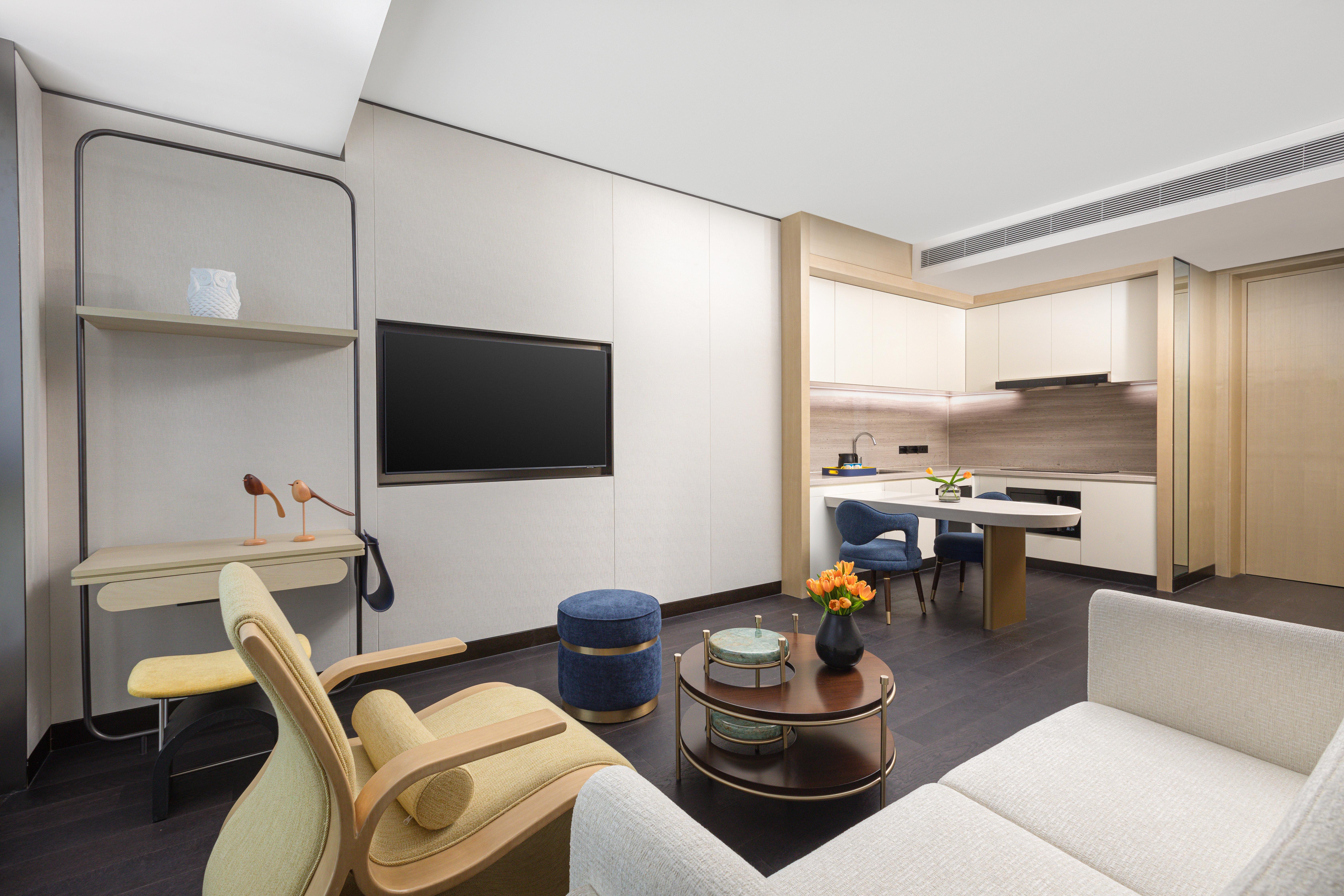 Suite with Kitchenette