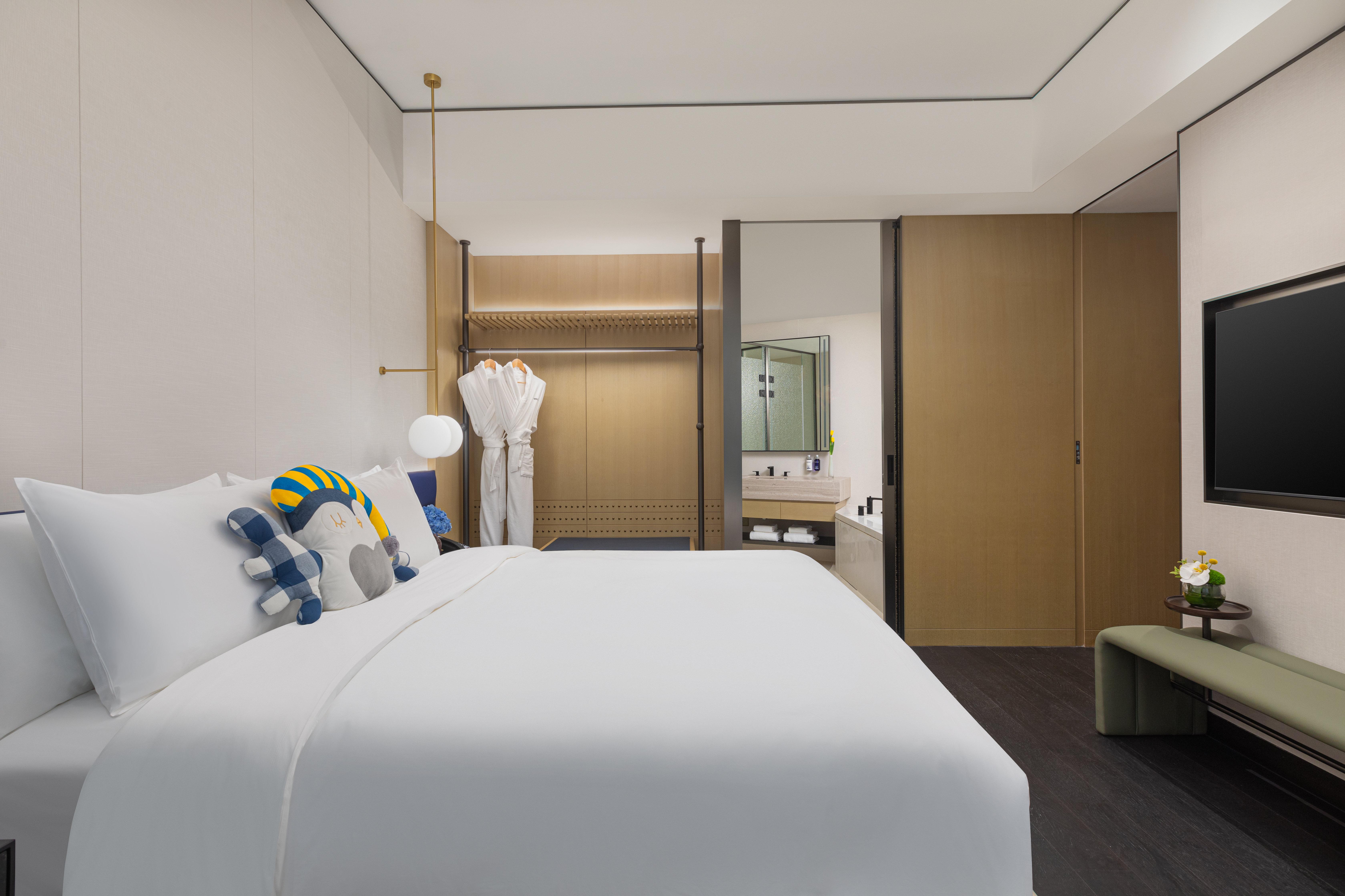 Suite King Bed One Bedroom 