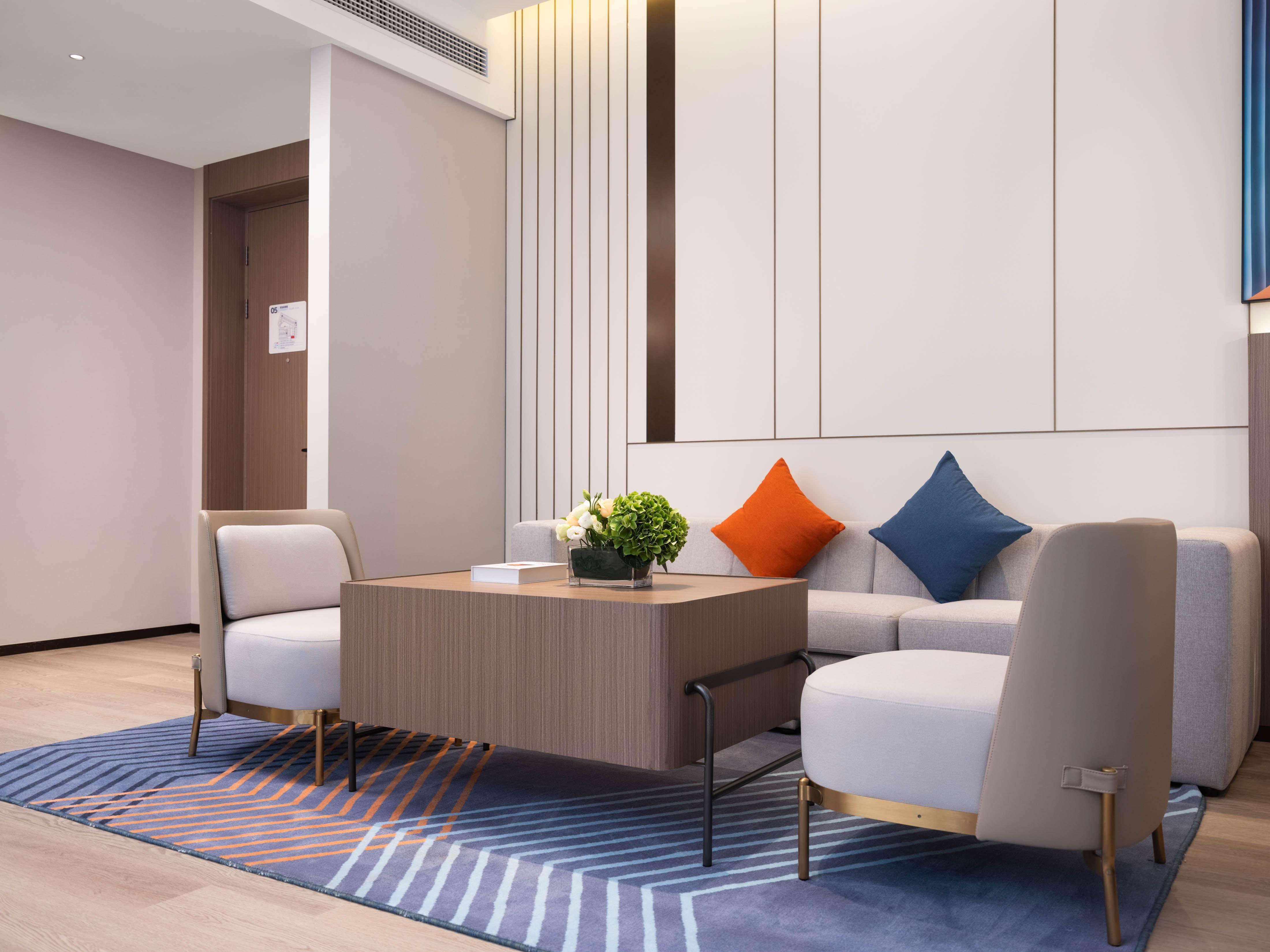 Suite City View King Bed