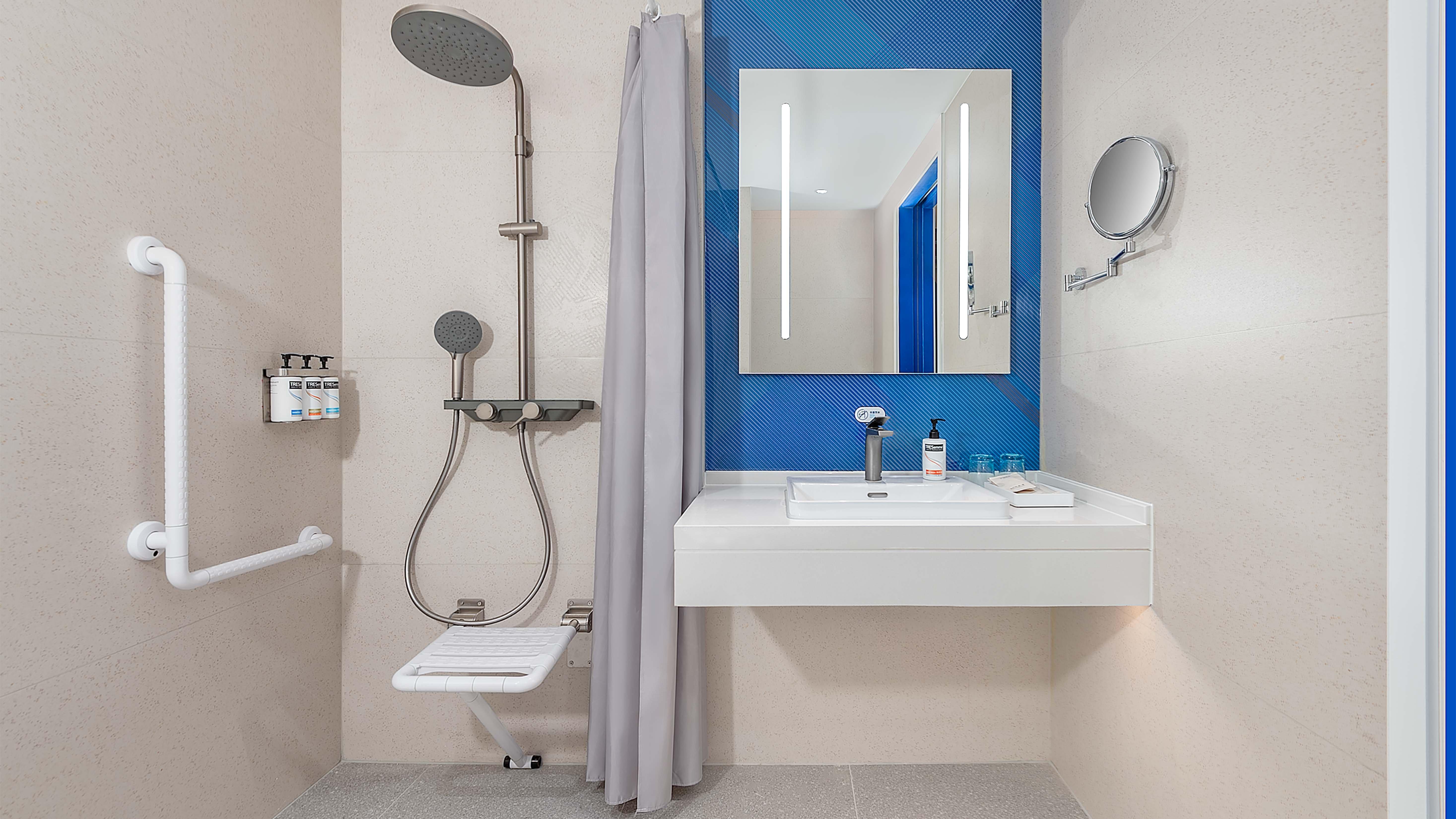 Double Accessible King Size Bed