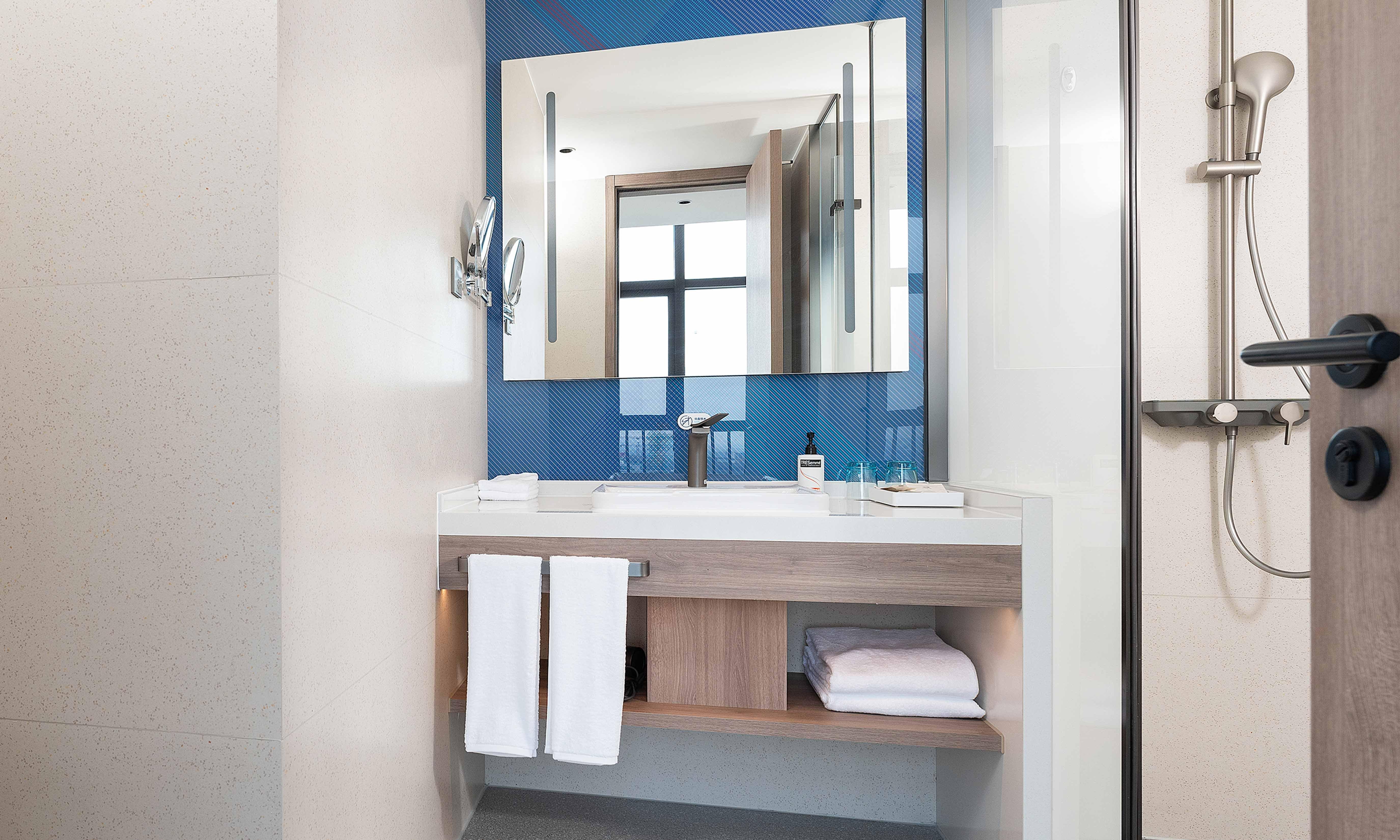 Quadruple Two Double Beds