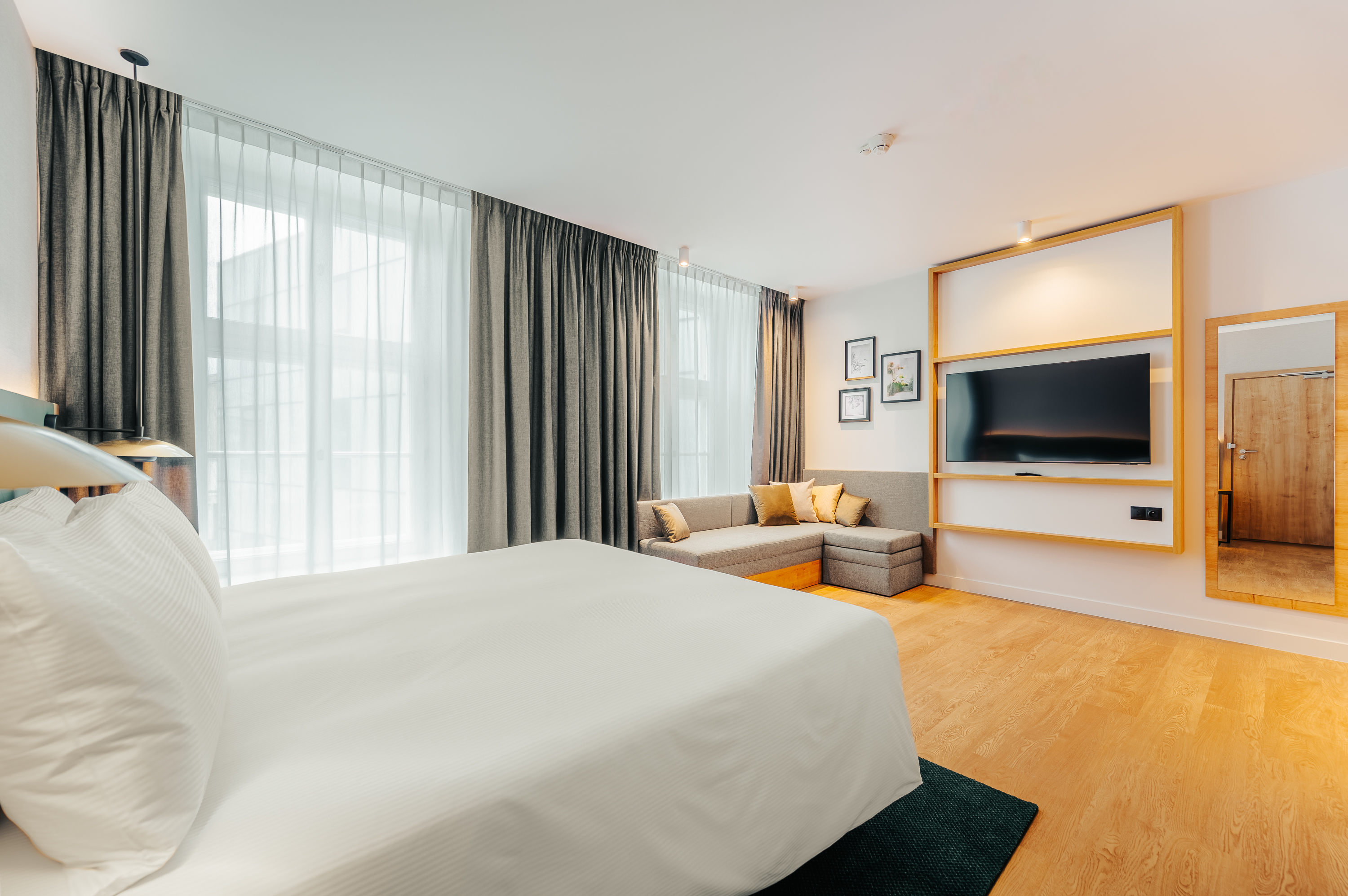 Double Accessible King Size Bed