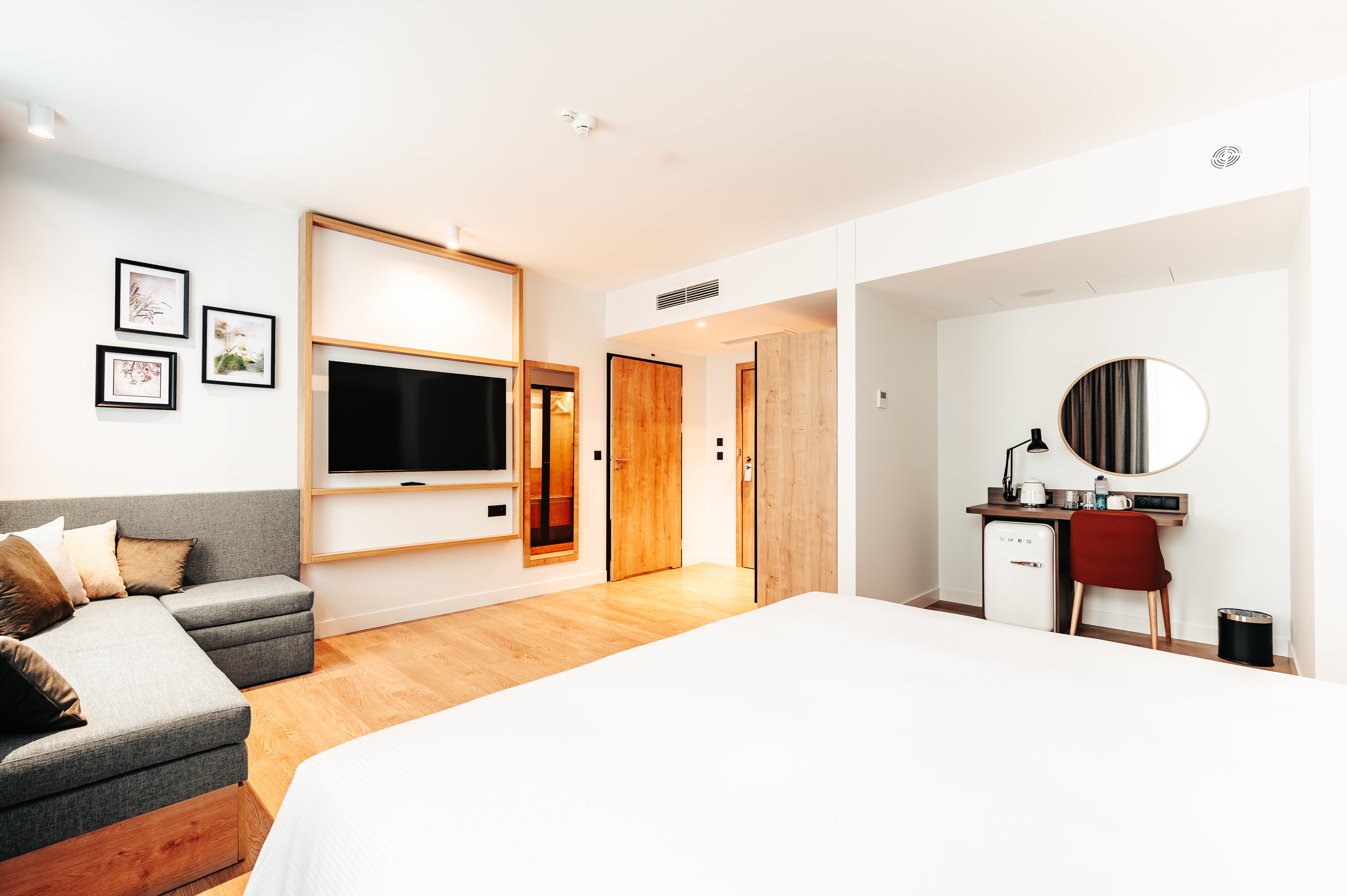 Double Accessible King Size Bed