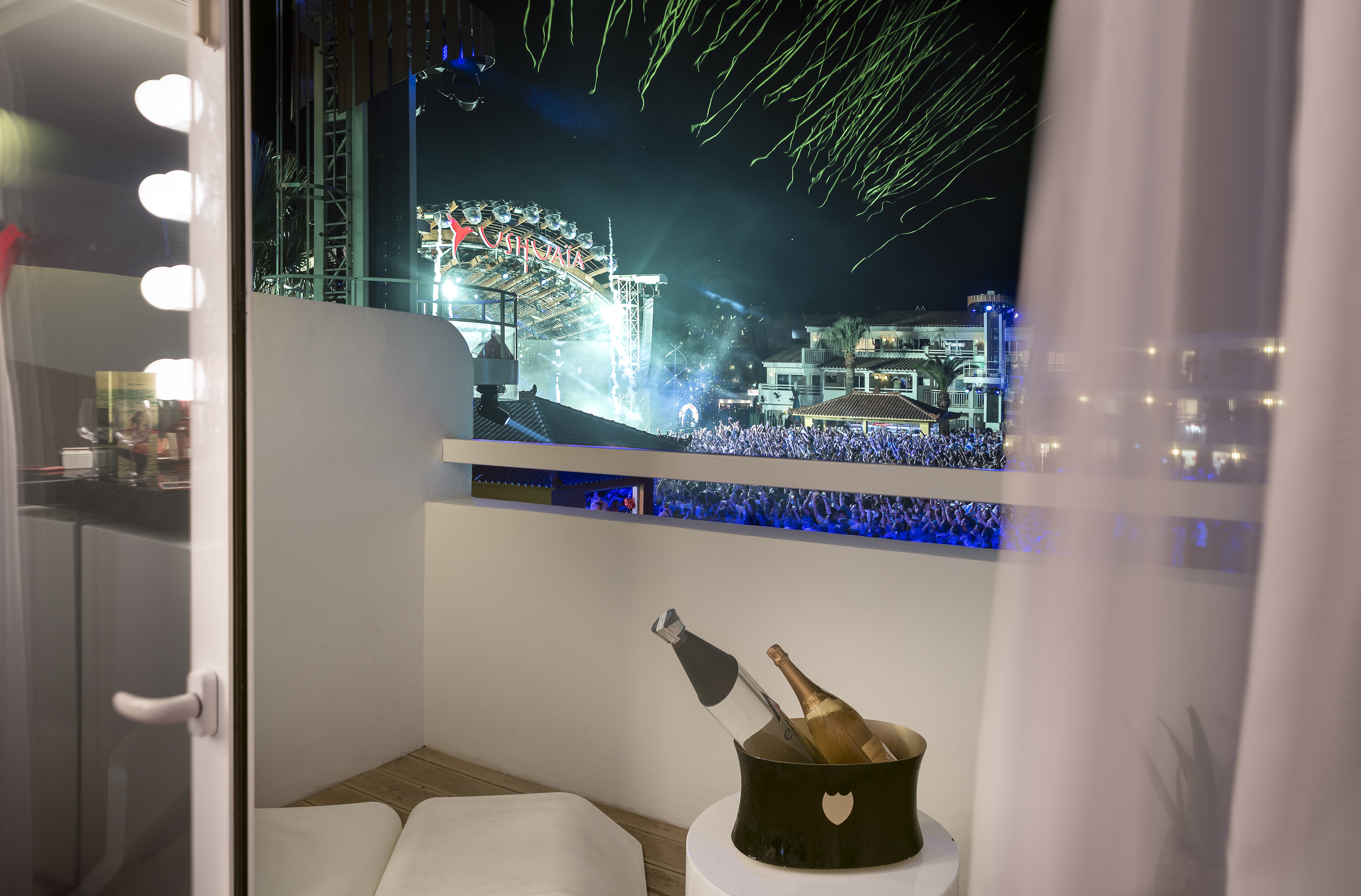 Double Single Executive Superior