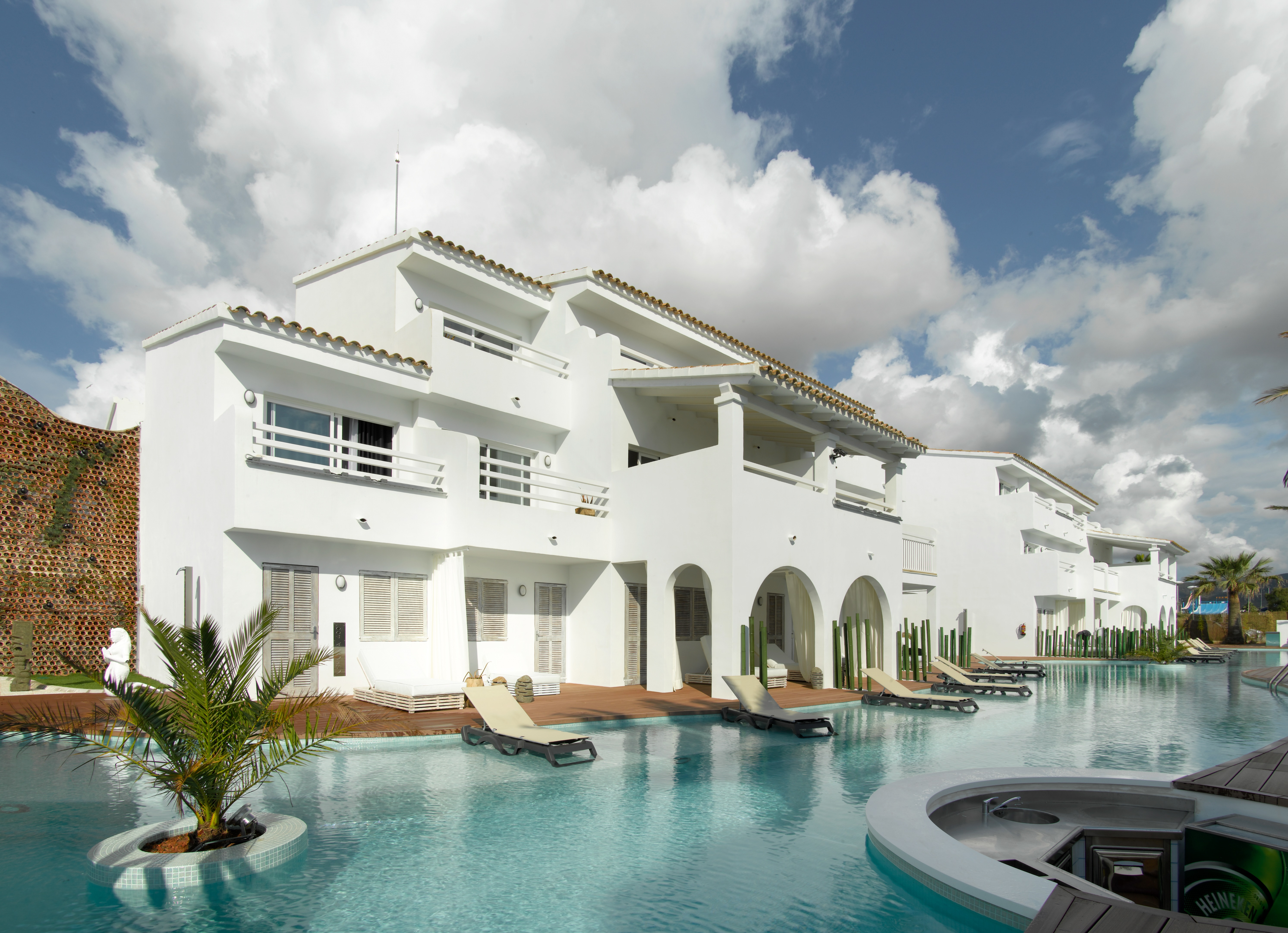 Double Single Superior Pool View