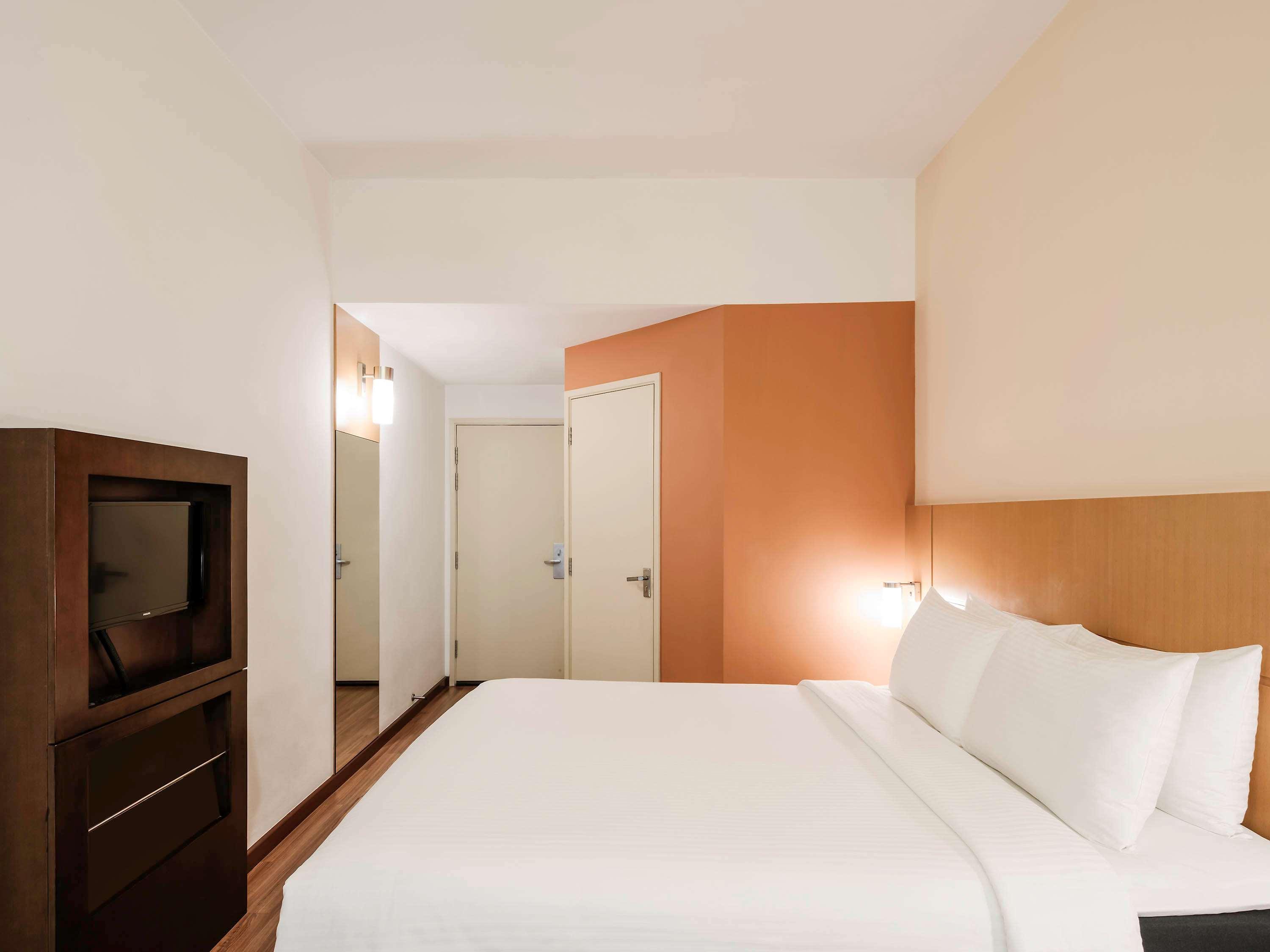 Double Queen Size Bed