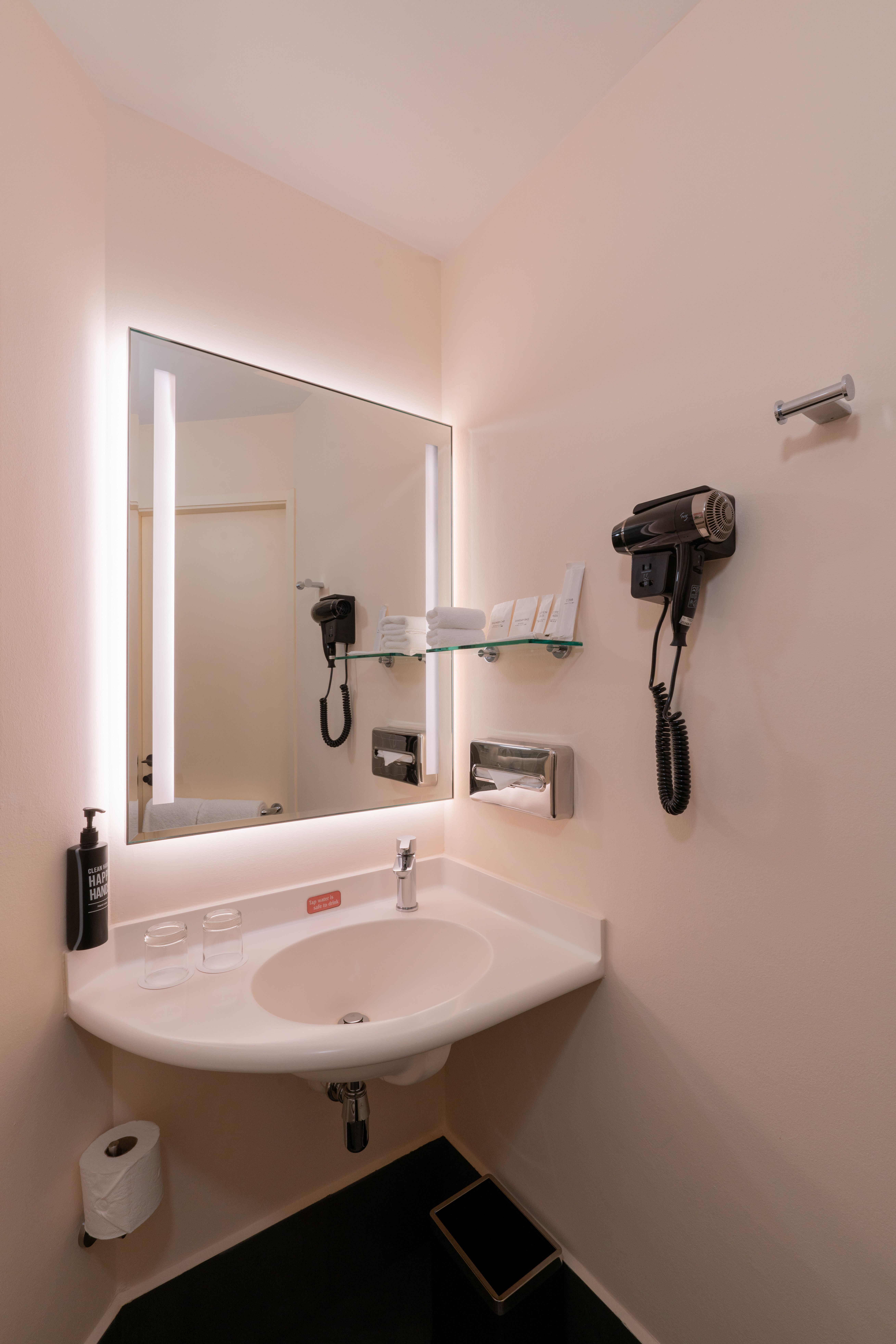 Double Deluxe King Bed