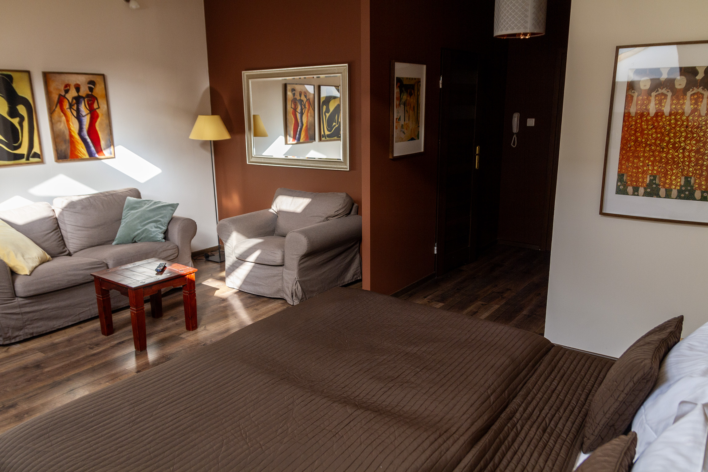 Studio King Size Bed