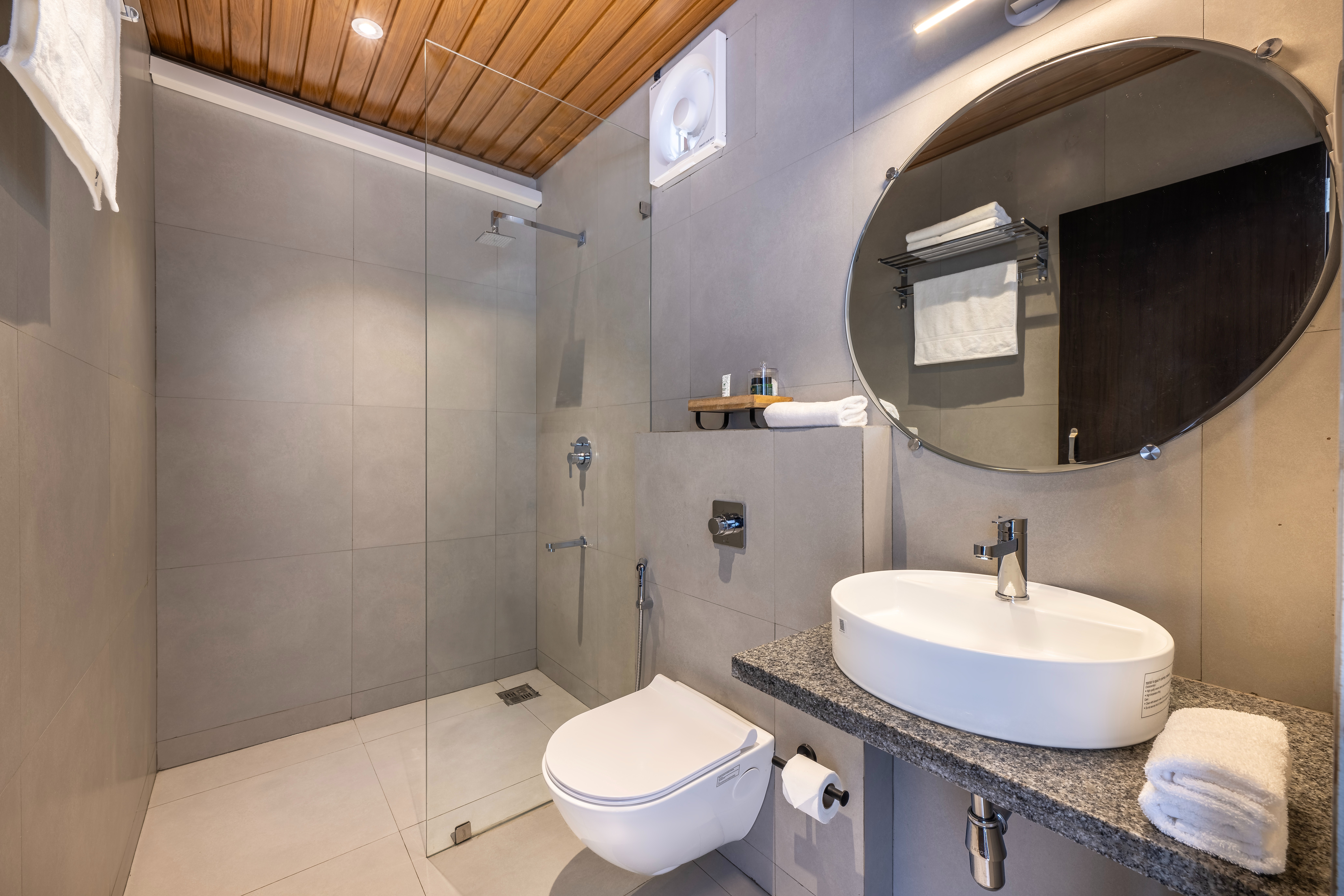 Bungalow King Bed One Bedroom 