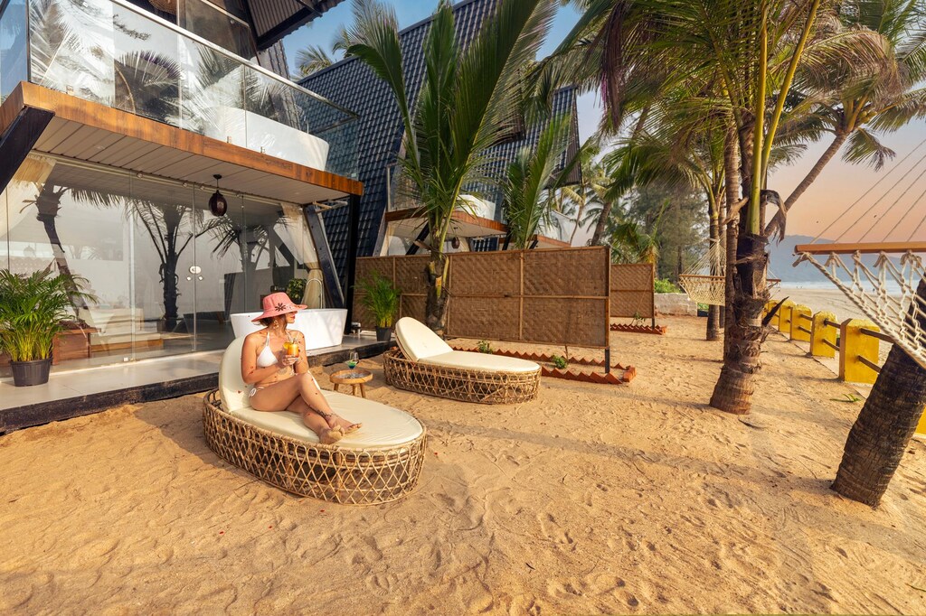 Bungalow King Bed One Bedroom 