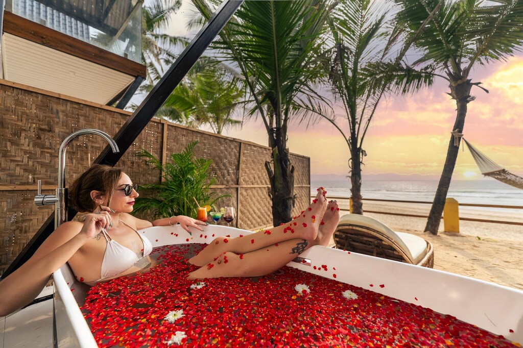 Bungalow King Bed One Bedroom 