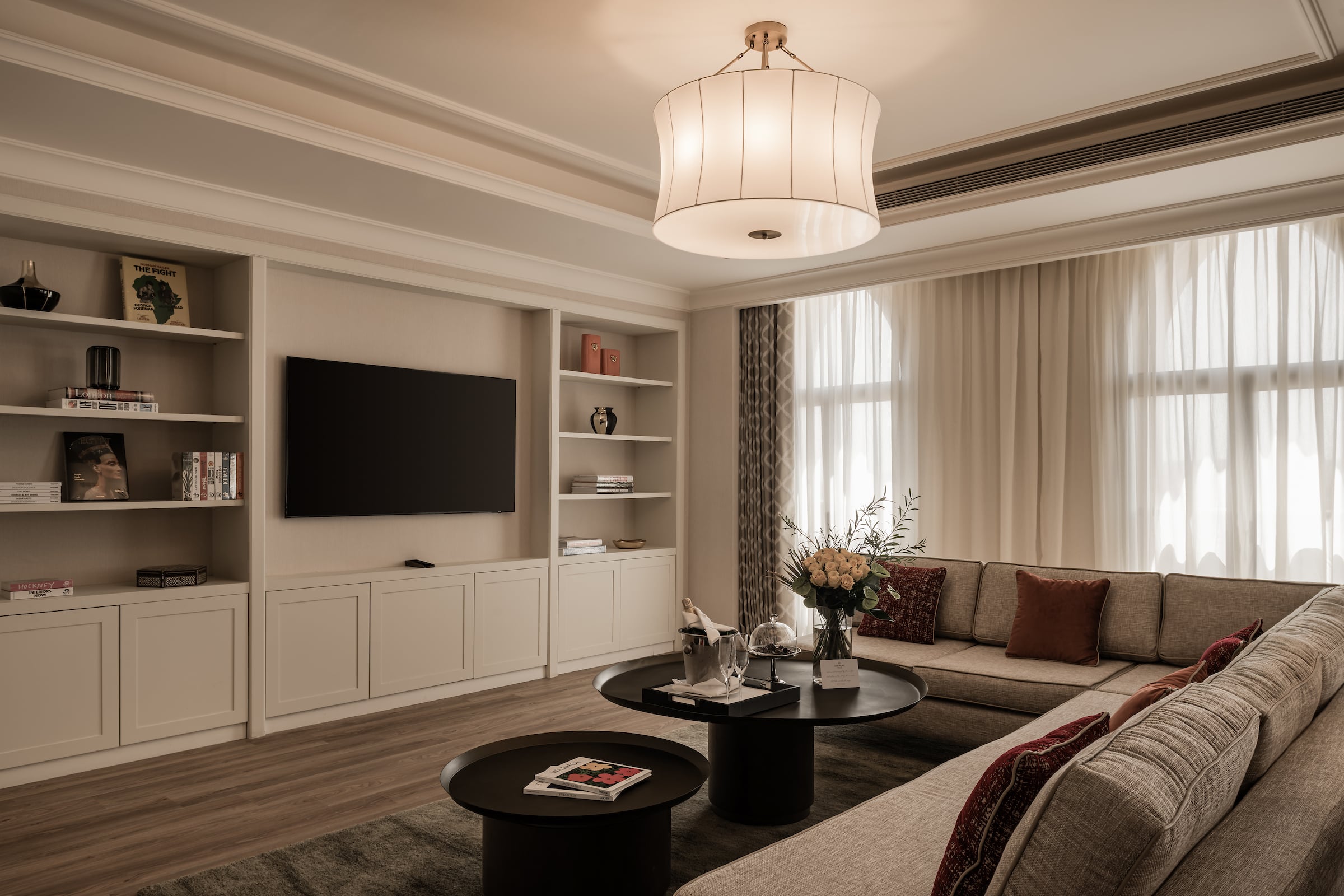 Suite City View King Bed