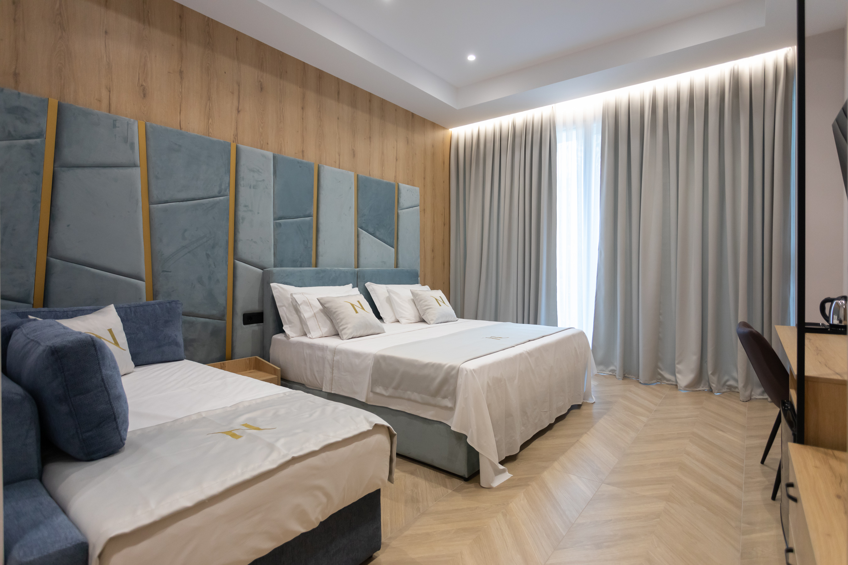 Family Room City View Two Beds