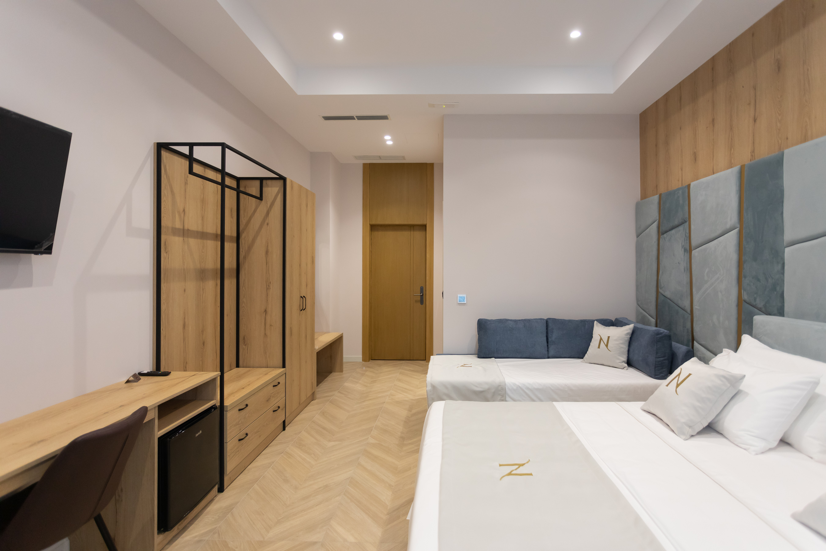 Family Room City View Two Beds