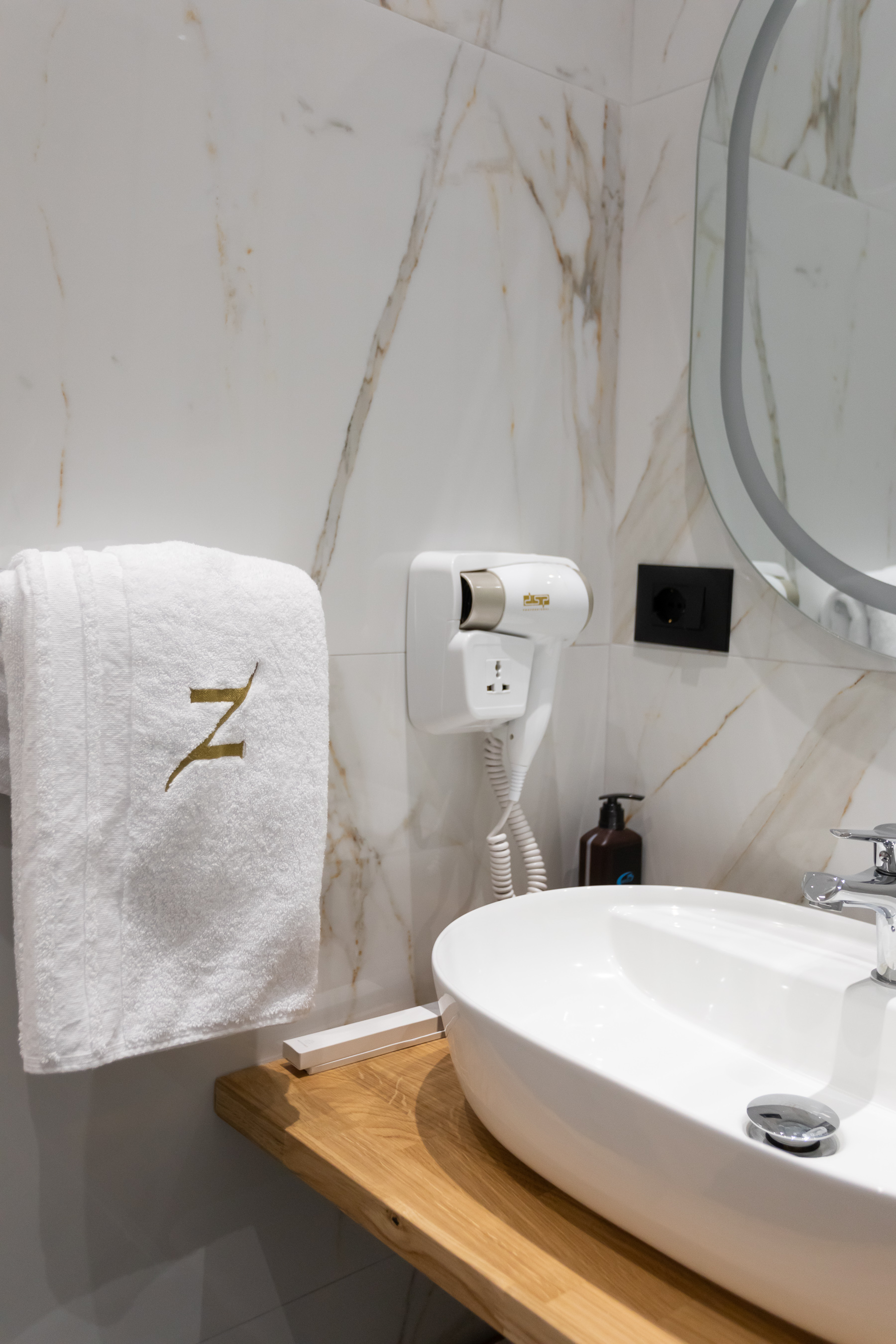 Triple Deluxe Two Beds