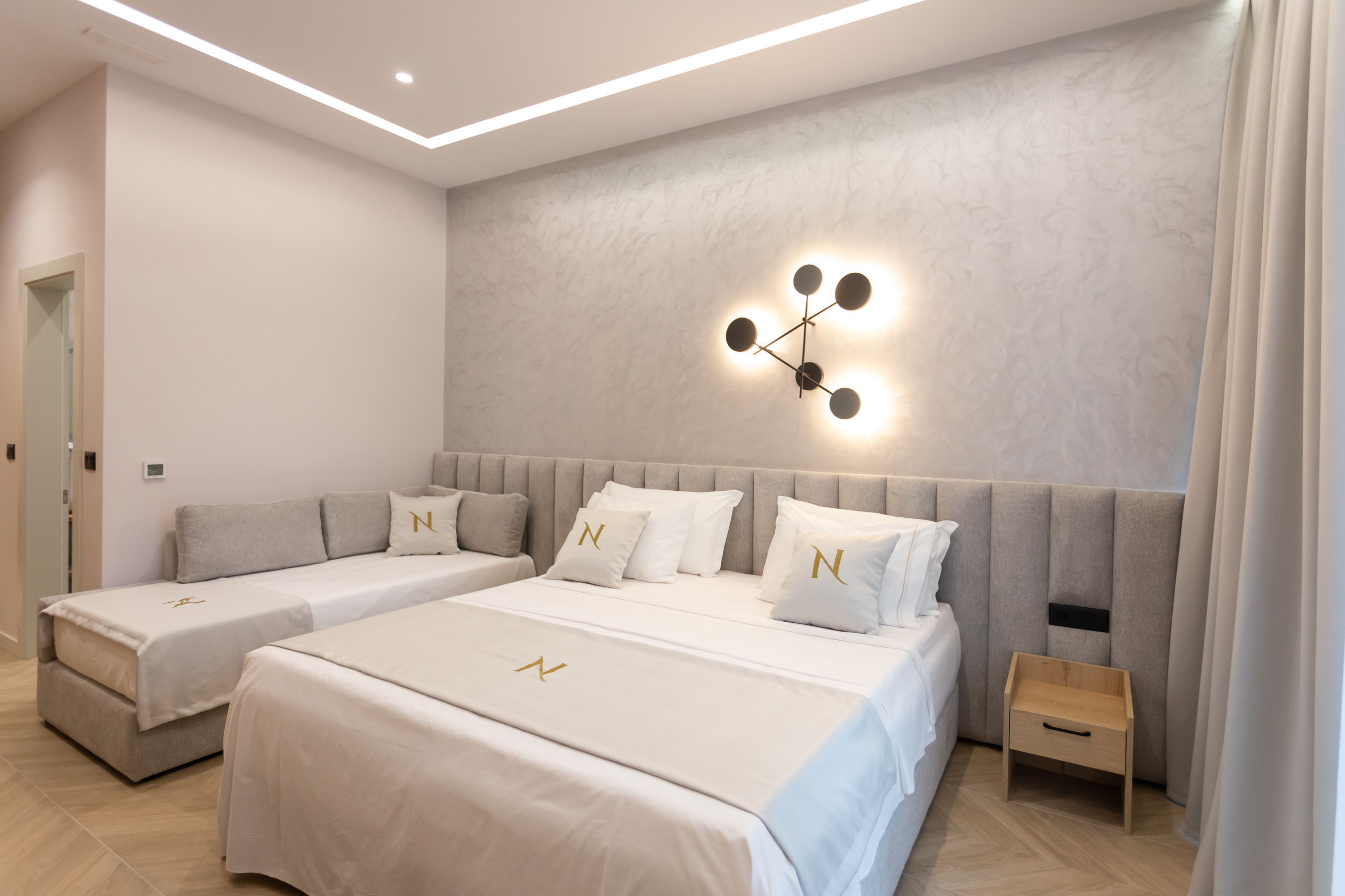 Triple Deluxe Two Beds