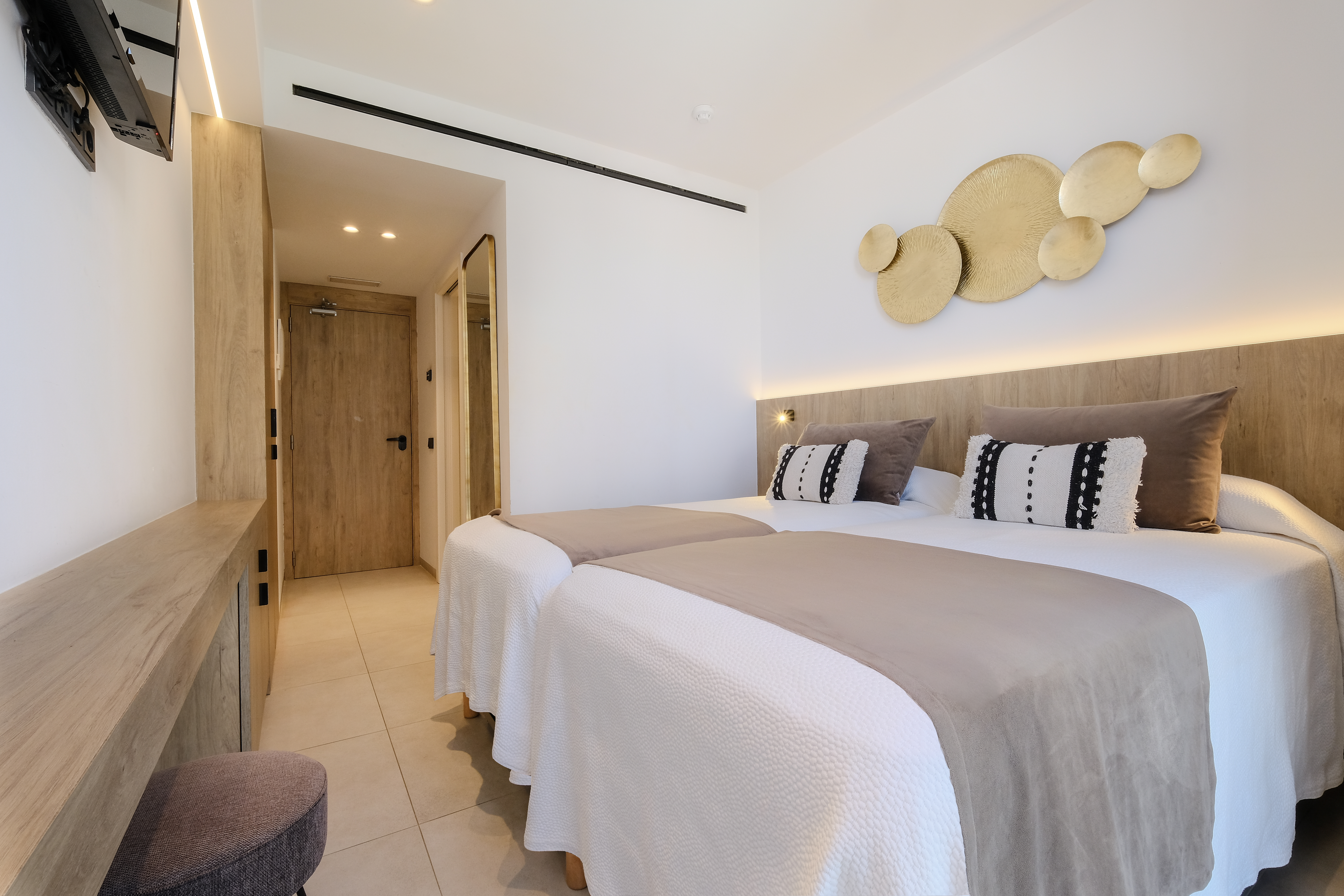 Double or Twin Standard