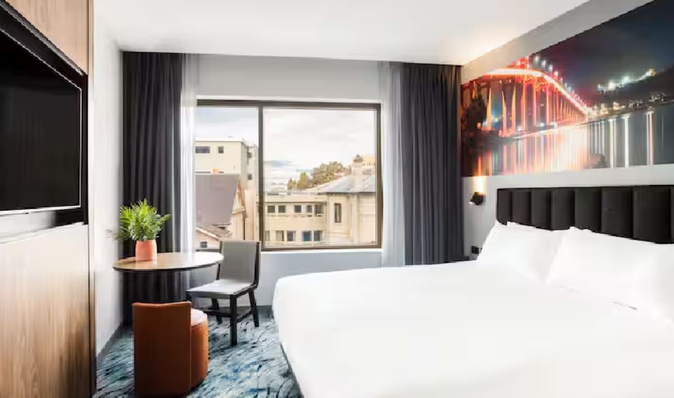 Double or Twin Mountain View