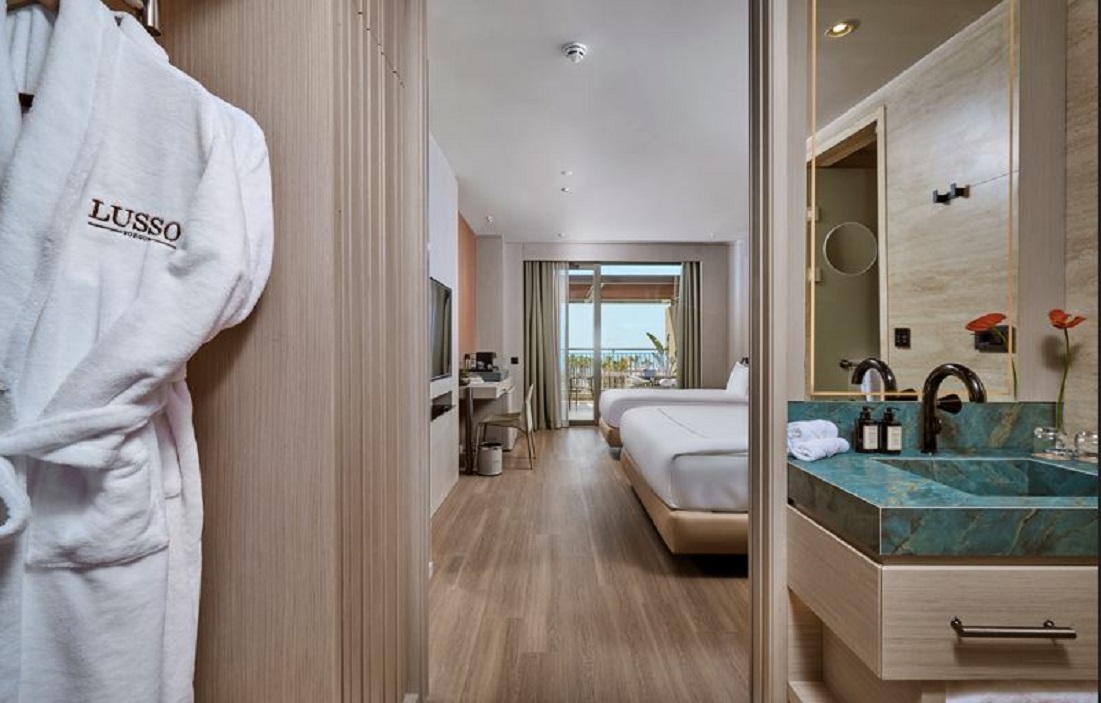 Double Single with Jacuzzi