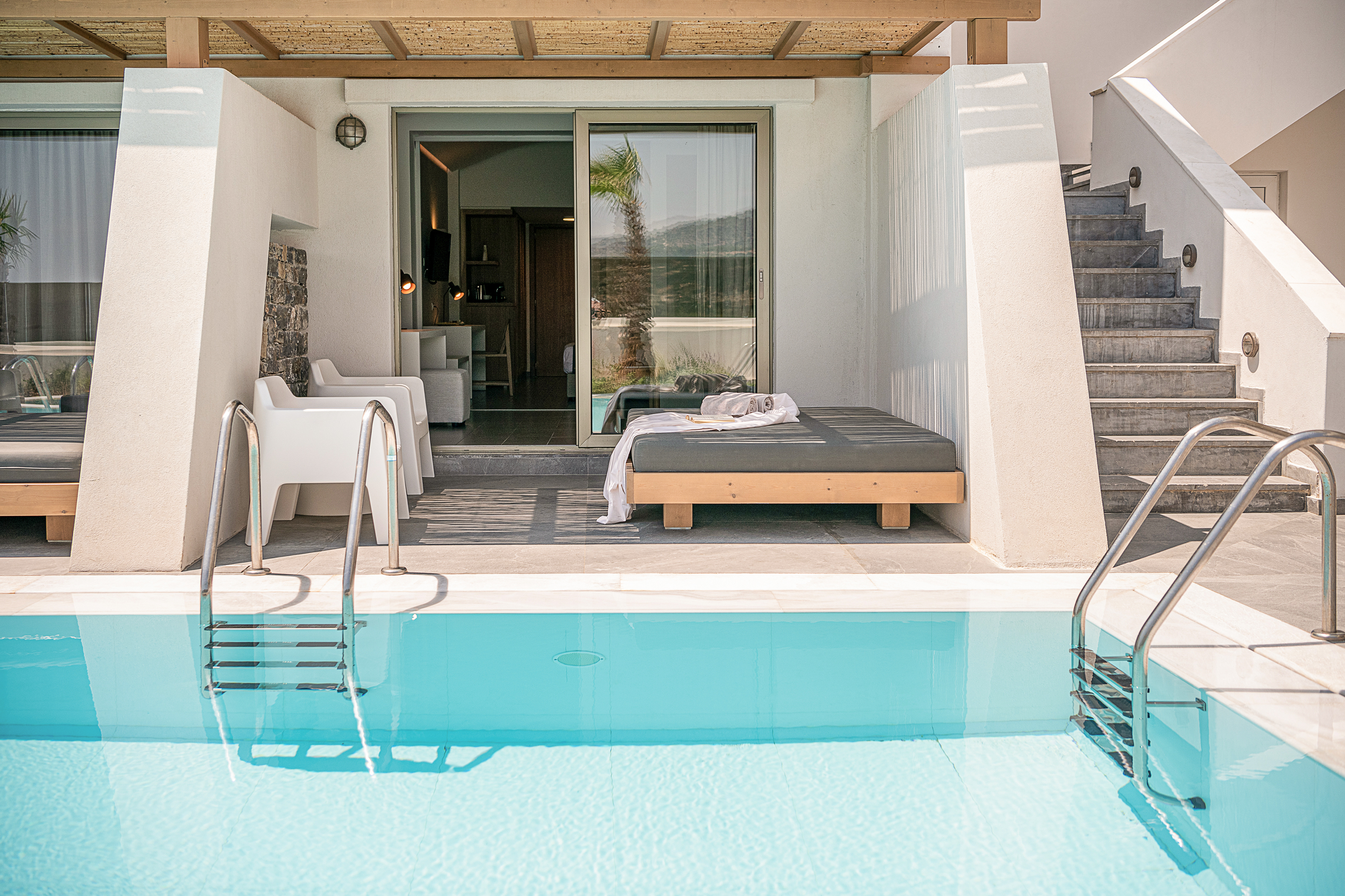 Junior Suite Sea View Pool View