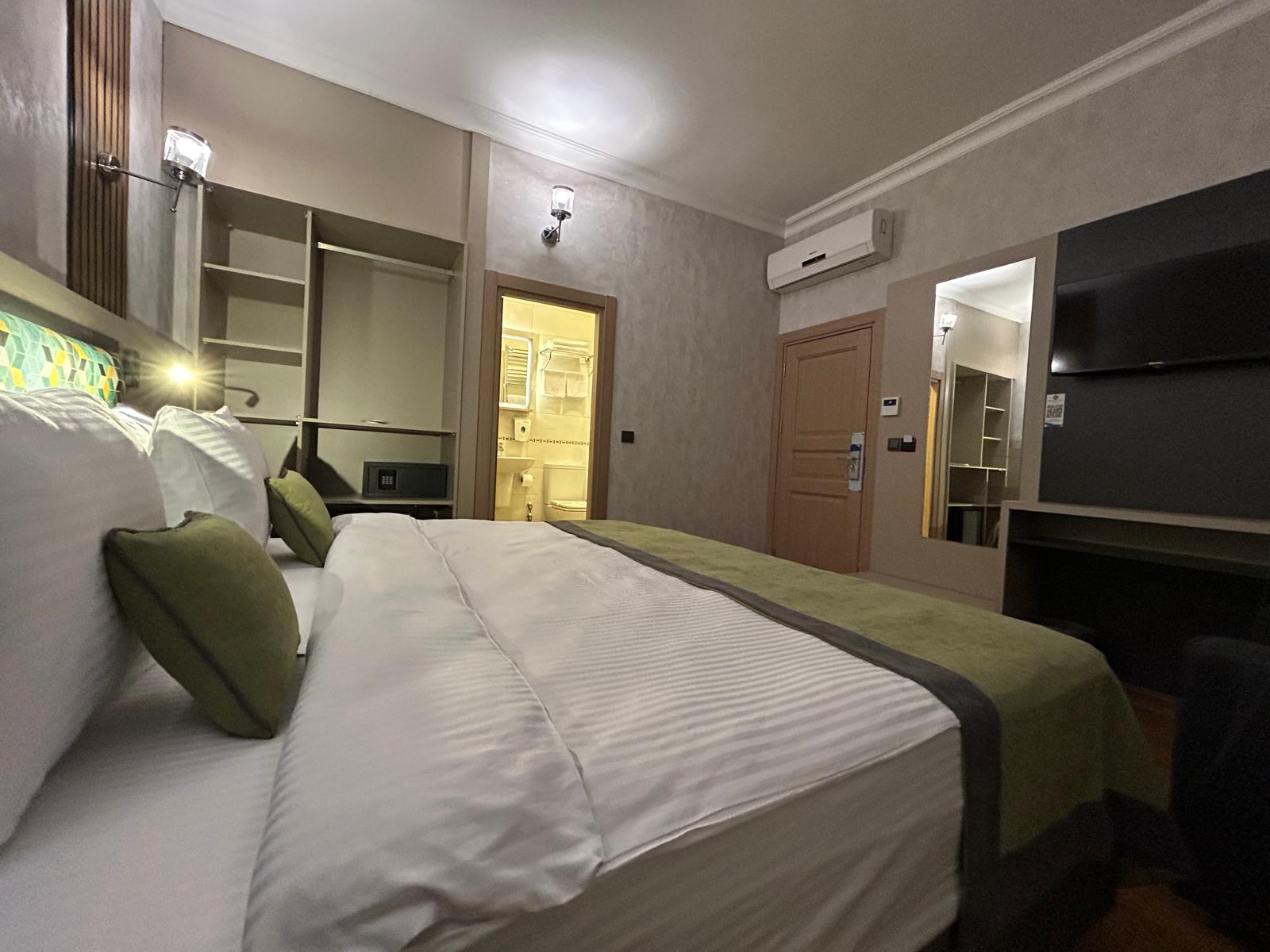 Double or Twin Deluxe