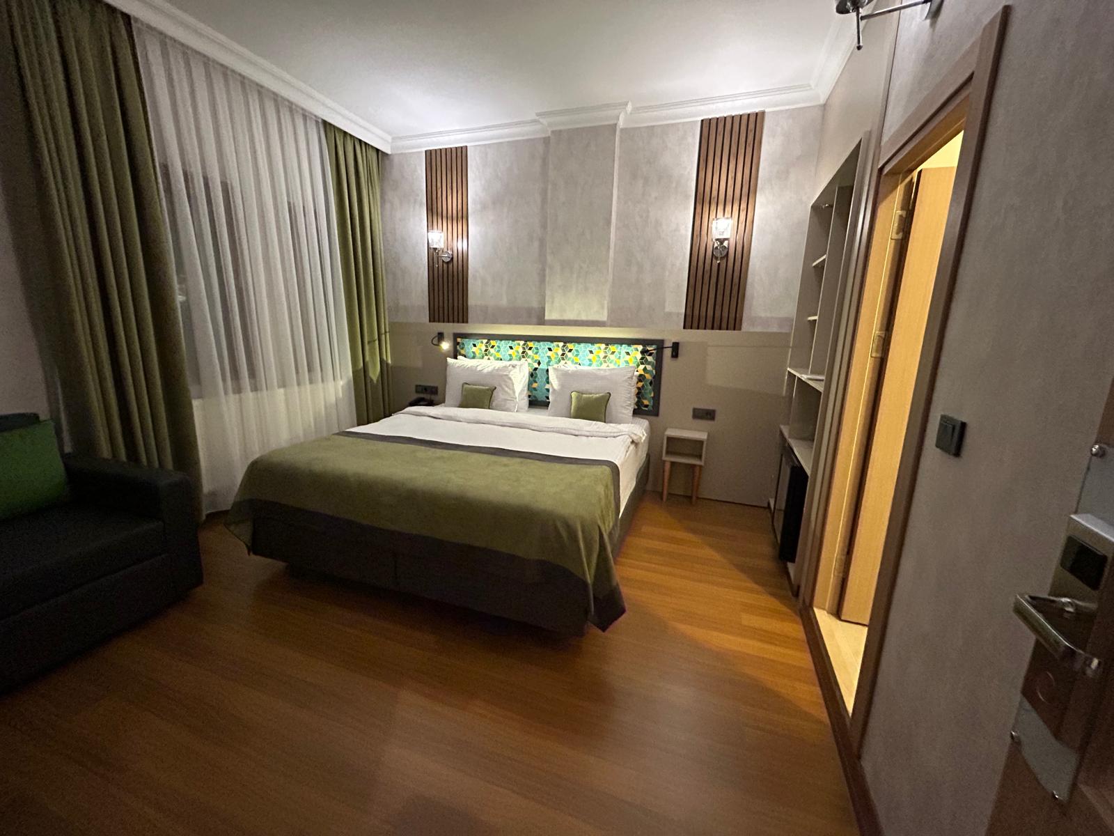 Double or Twin Deluxe