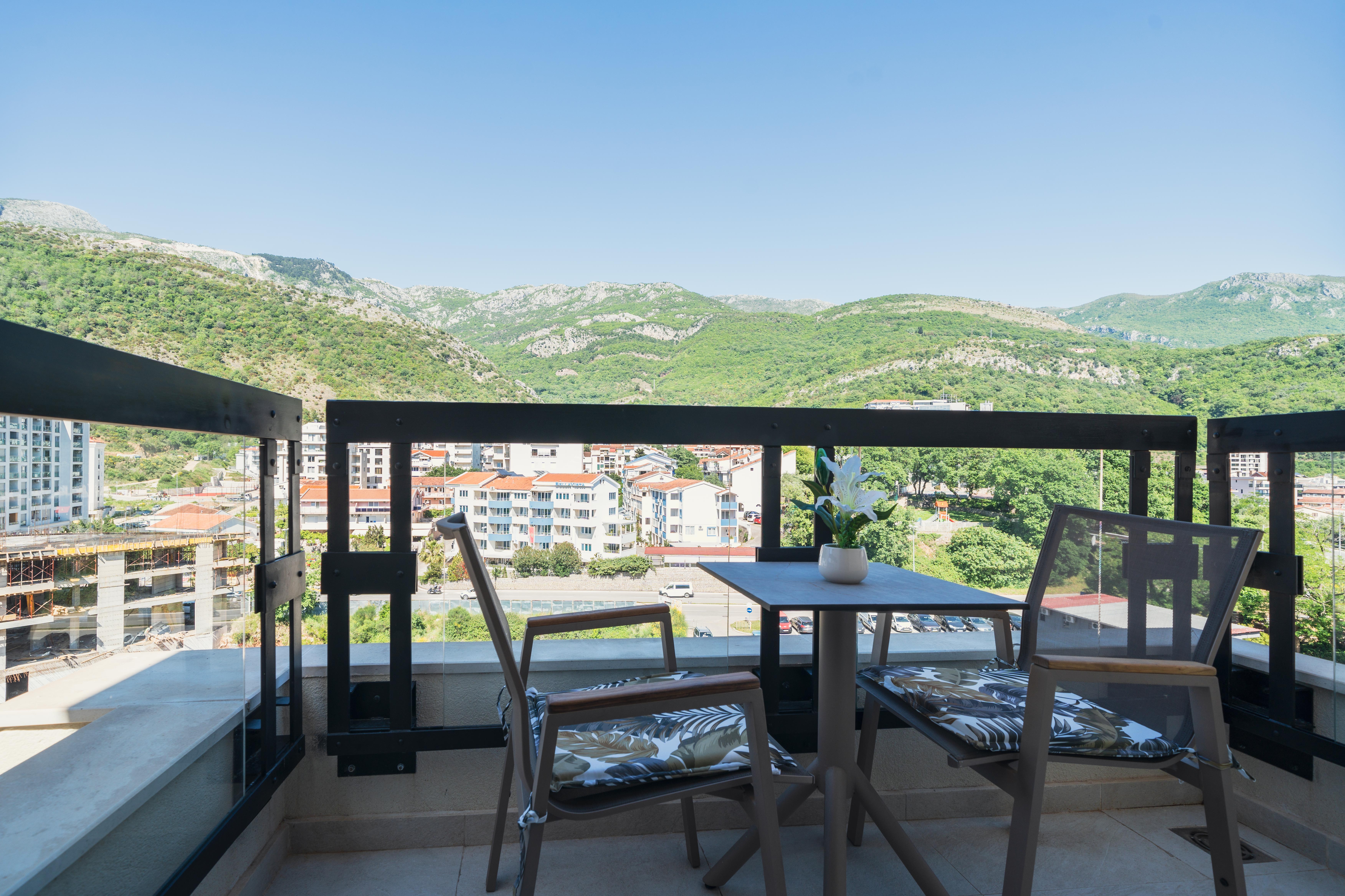 Junior Suite Land View