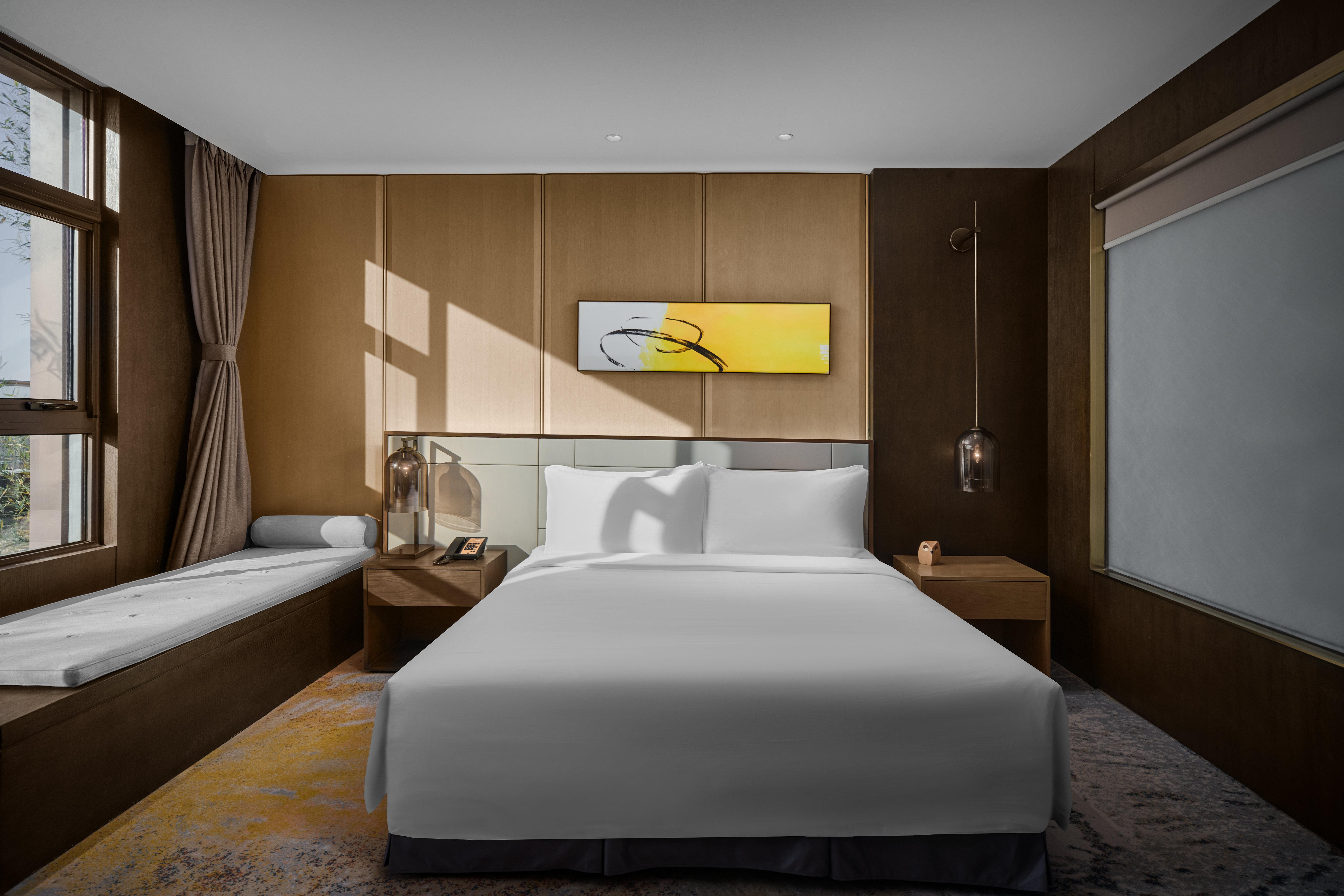 Double Accessible King Size Bed