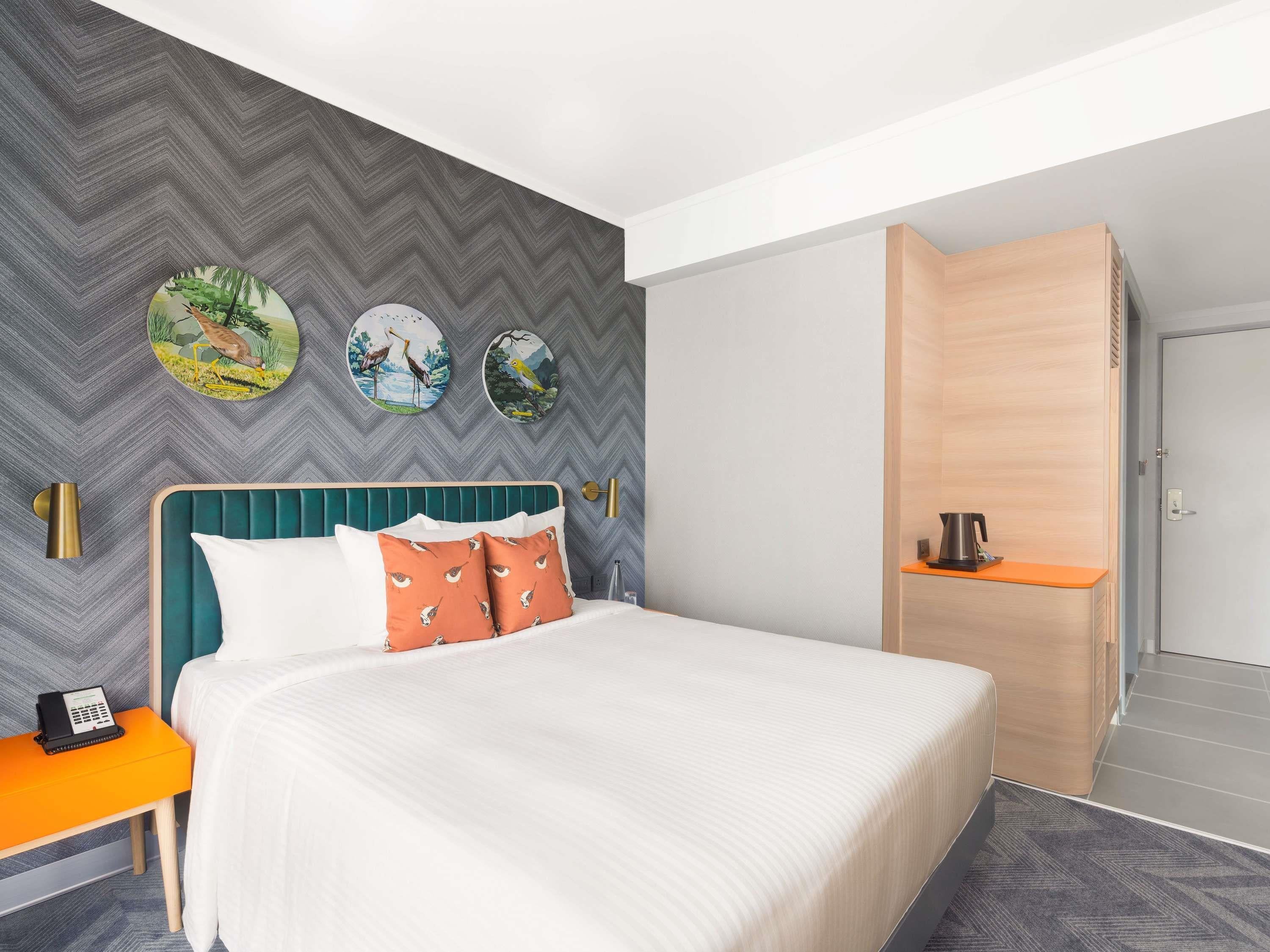 Double Queen Size Bed