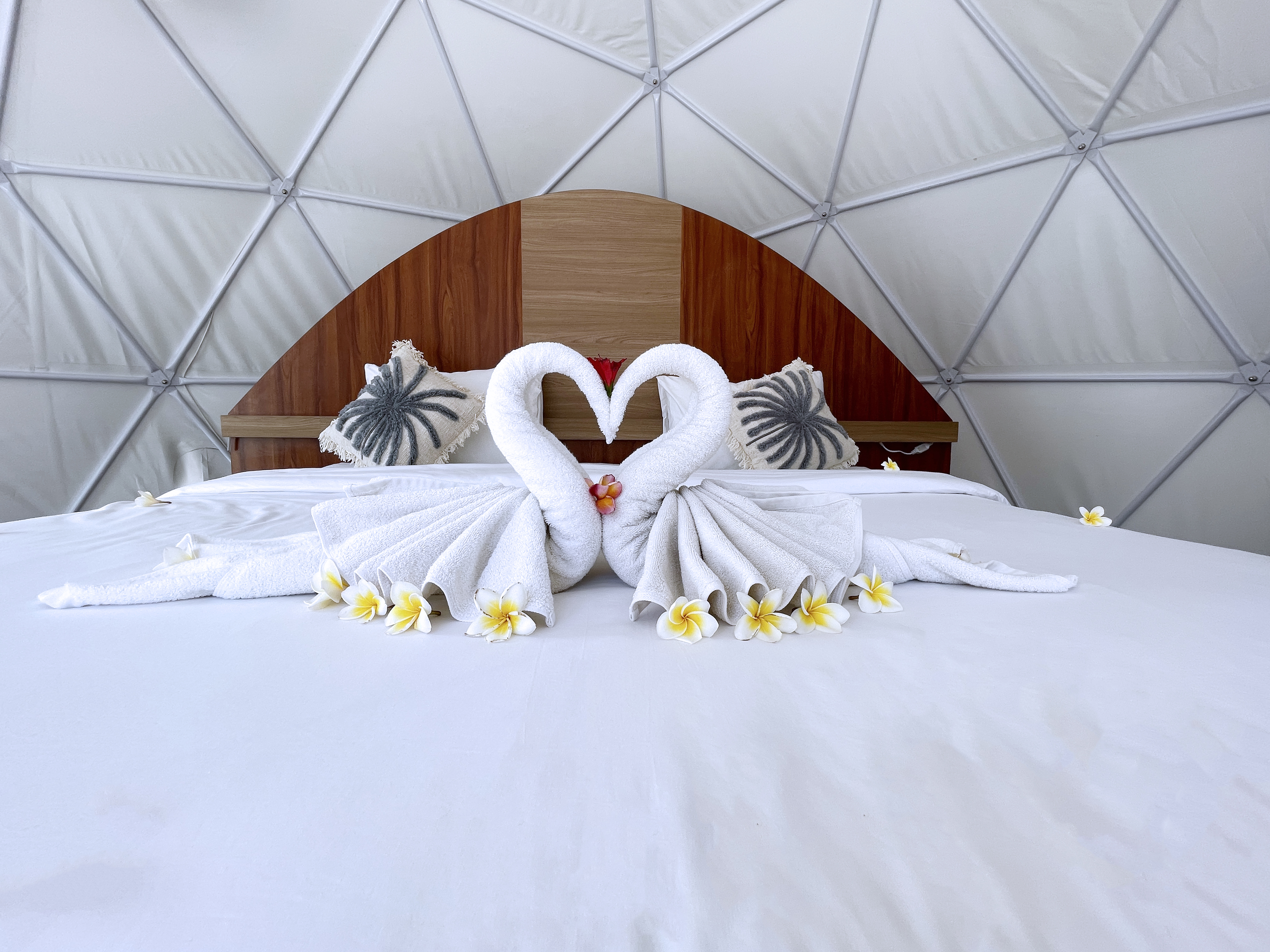 Double or Twin Side Sea View