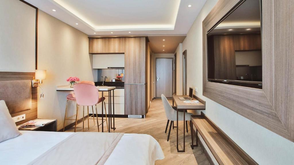 Studio with Kitchenette