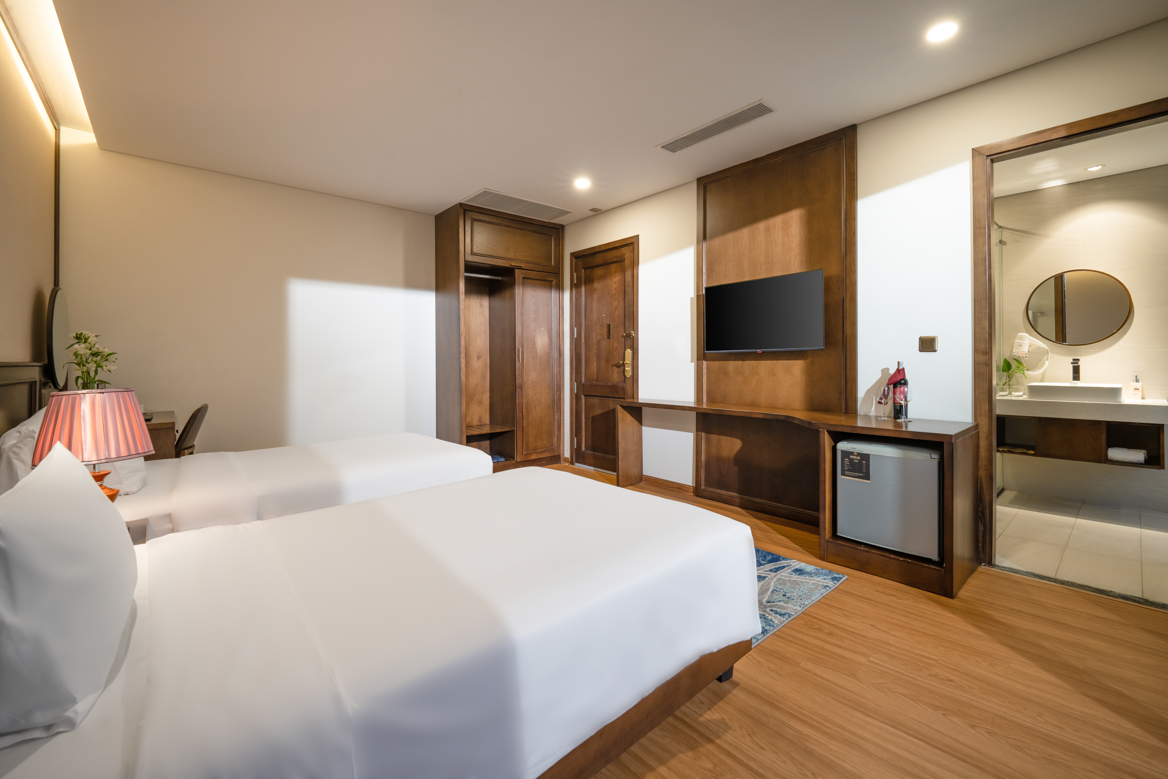 Twin Deluxe City View