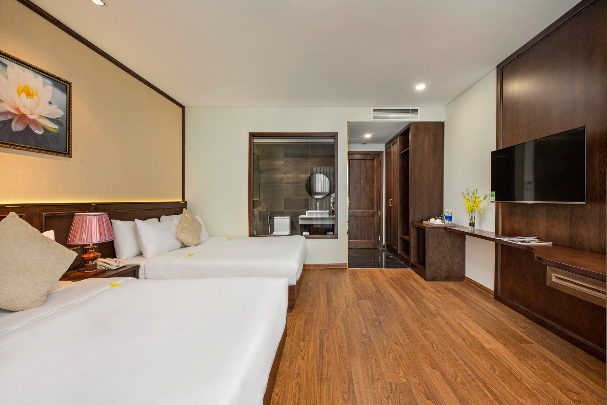 Triple Deluxe City View