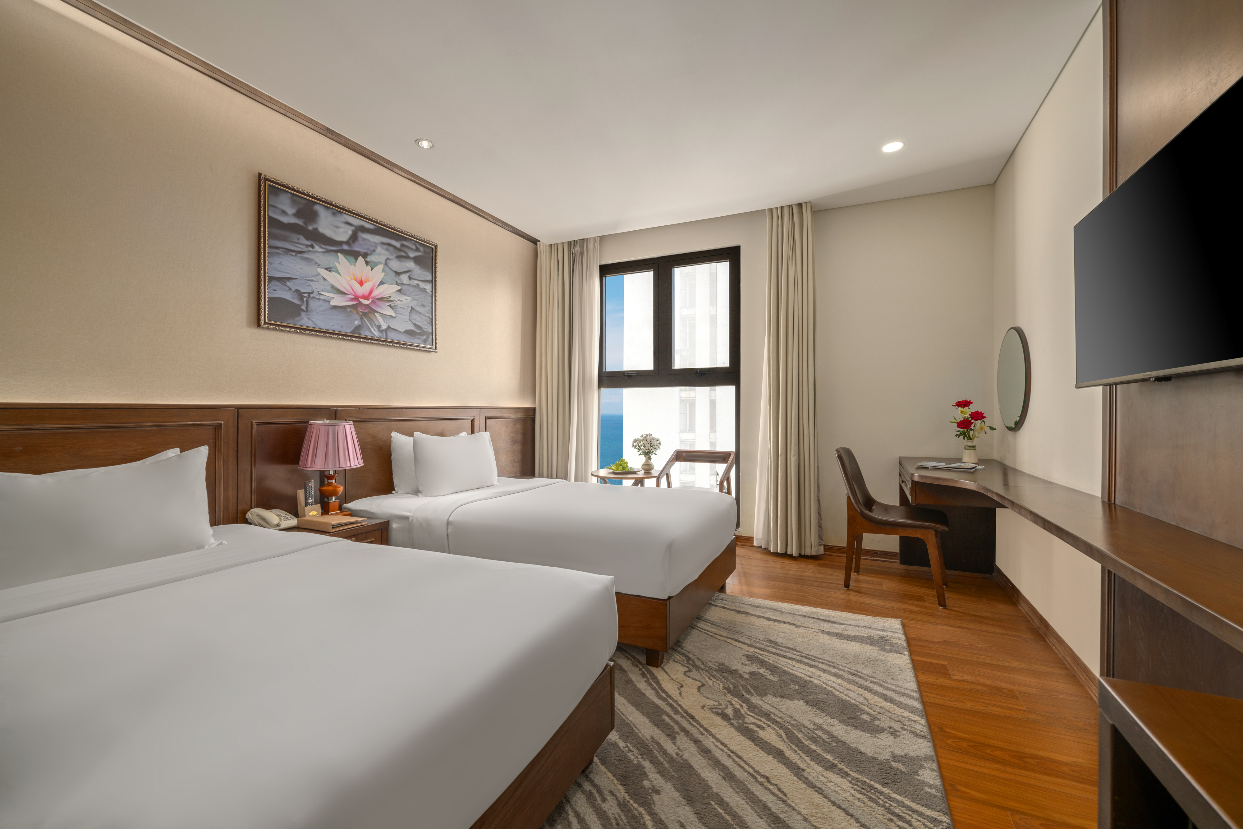 Triple Deluxe City View