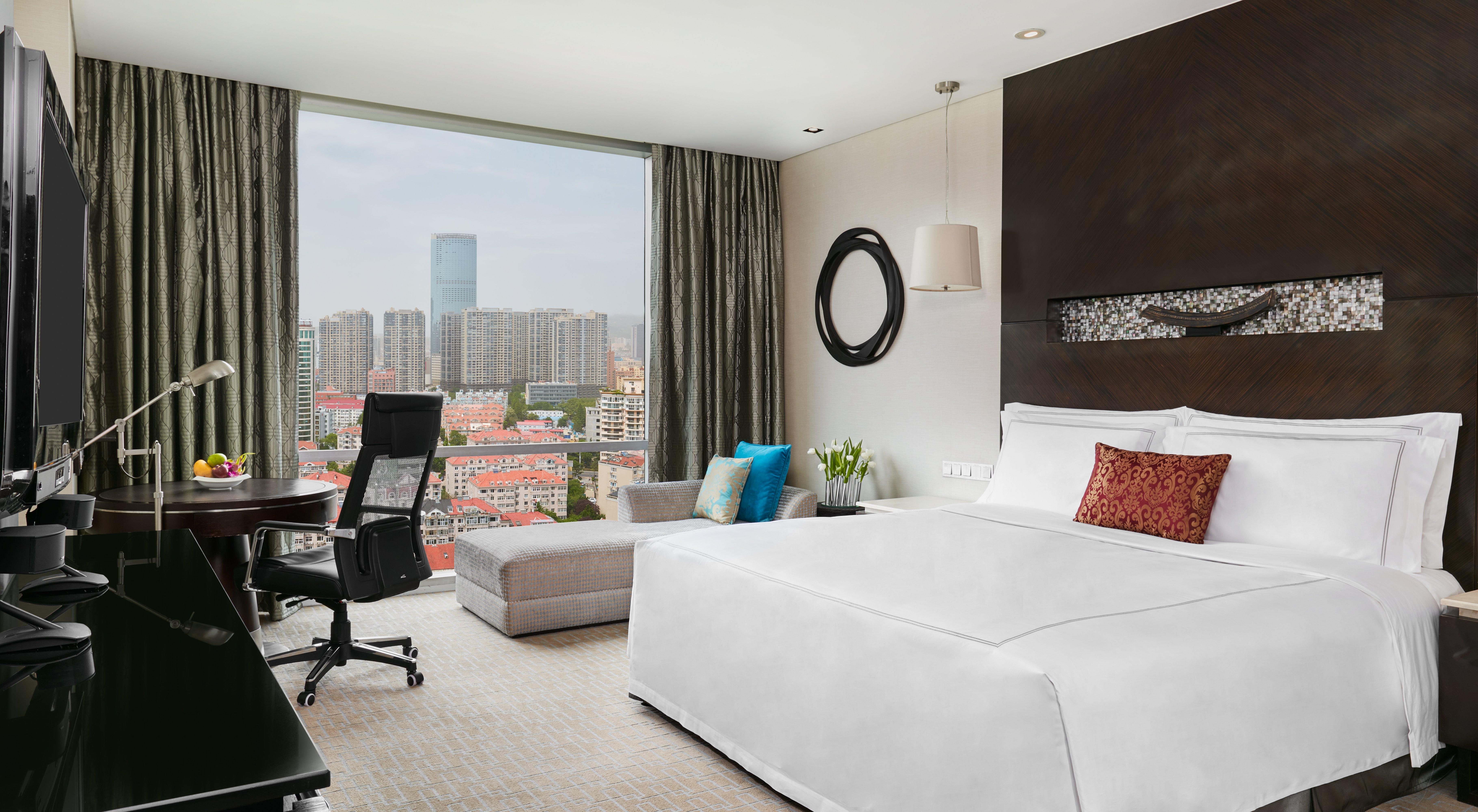 Double Club King Bed