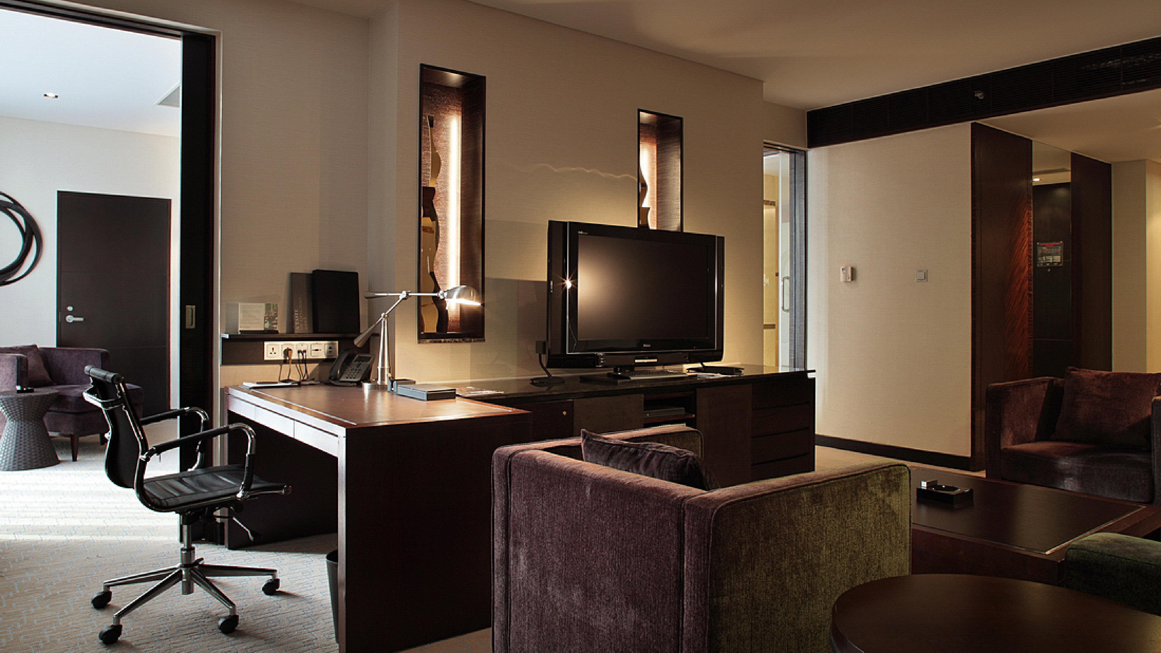 Suite Ocean View King Bed