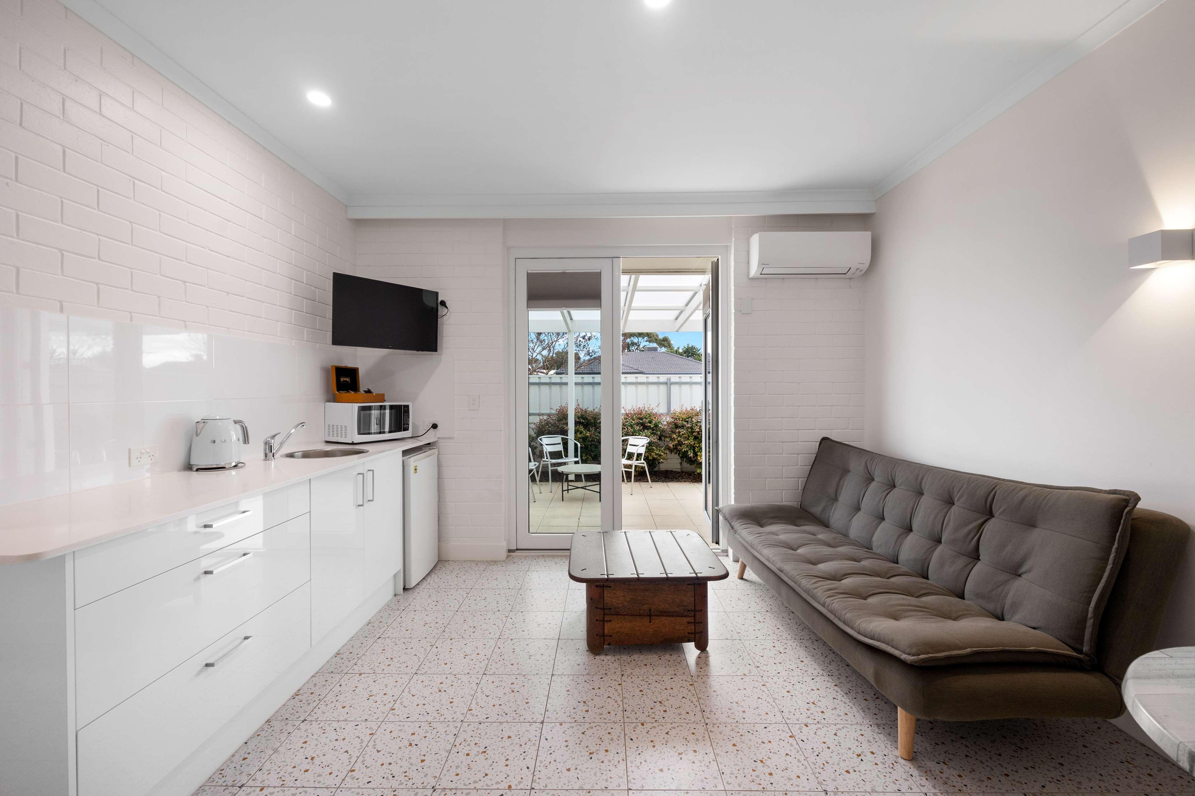 Apartment Queen Size Bed