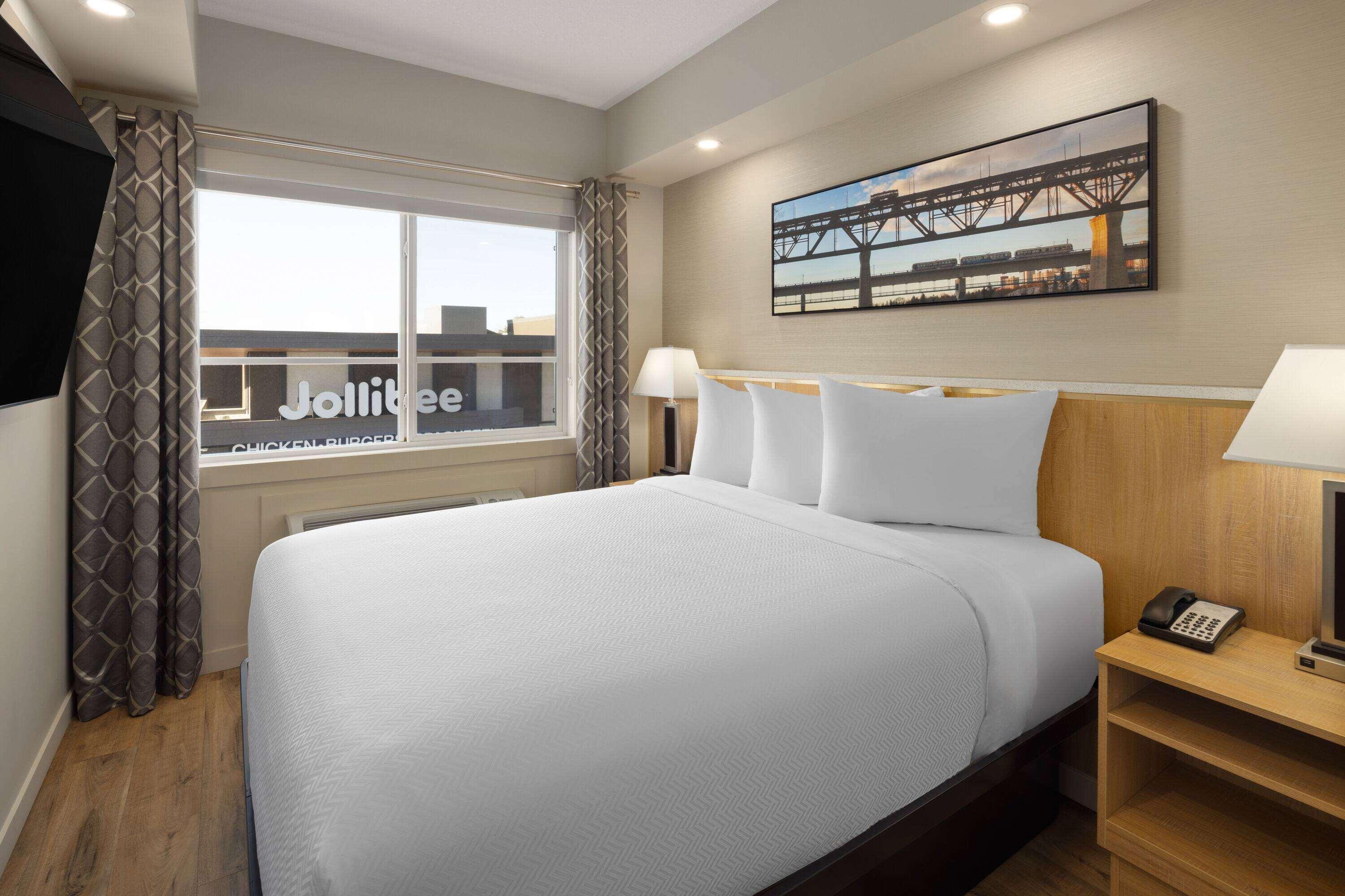 Suite Two Queen Beds