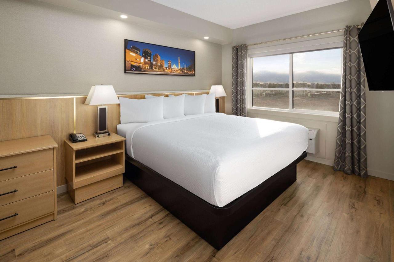 Suite Two Queen Beds