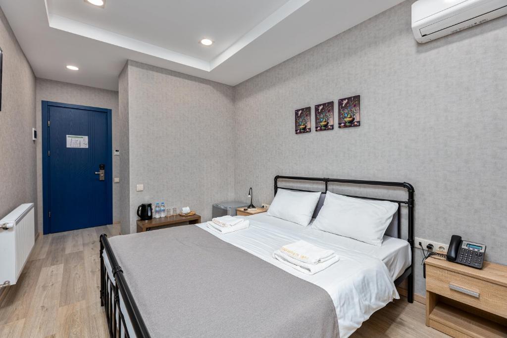 Double Economy Non Smoking