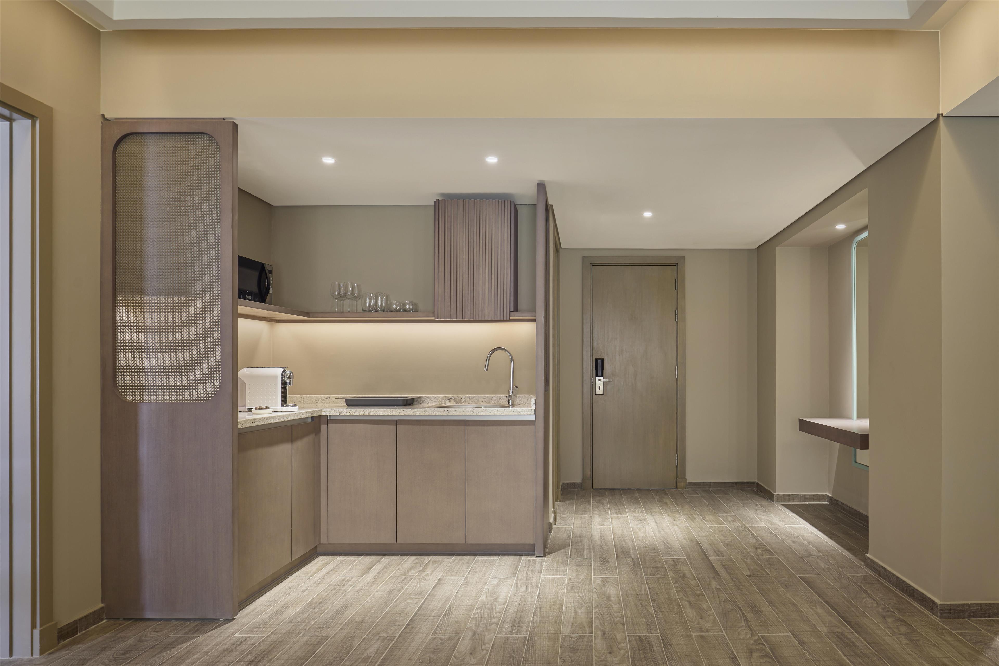 Suite Deluxe King Bed